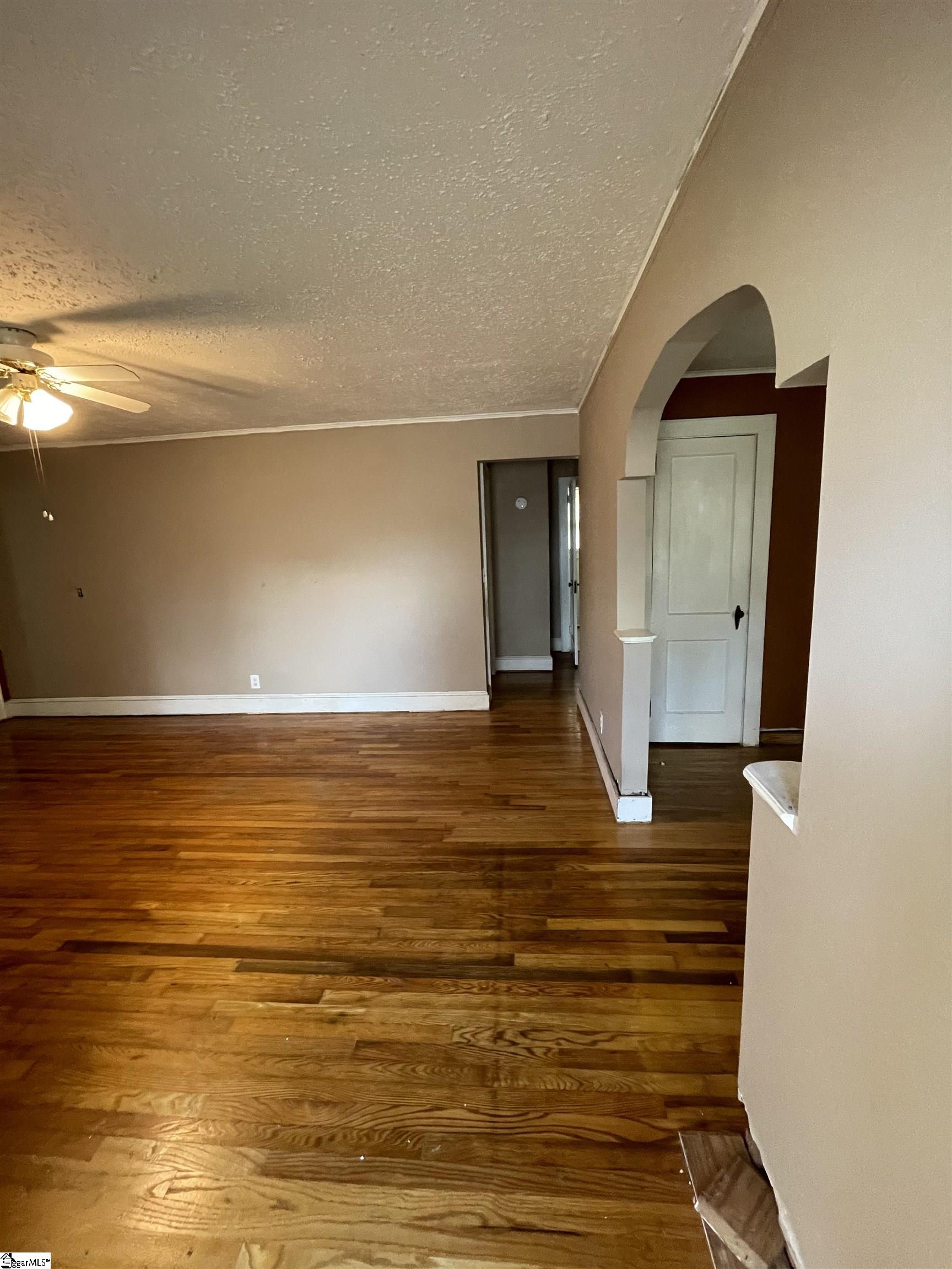 201 Colonial, Greenville, South Carolina image 3