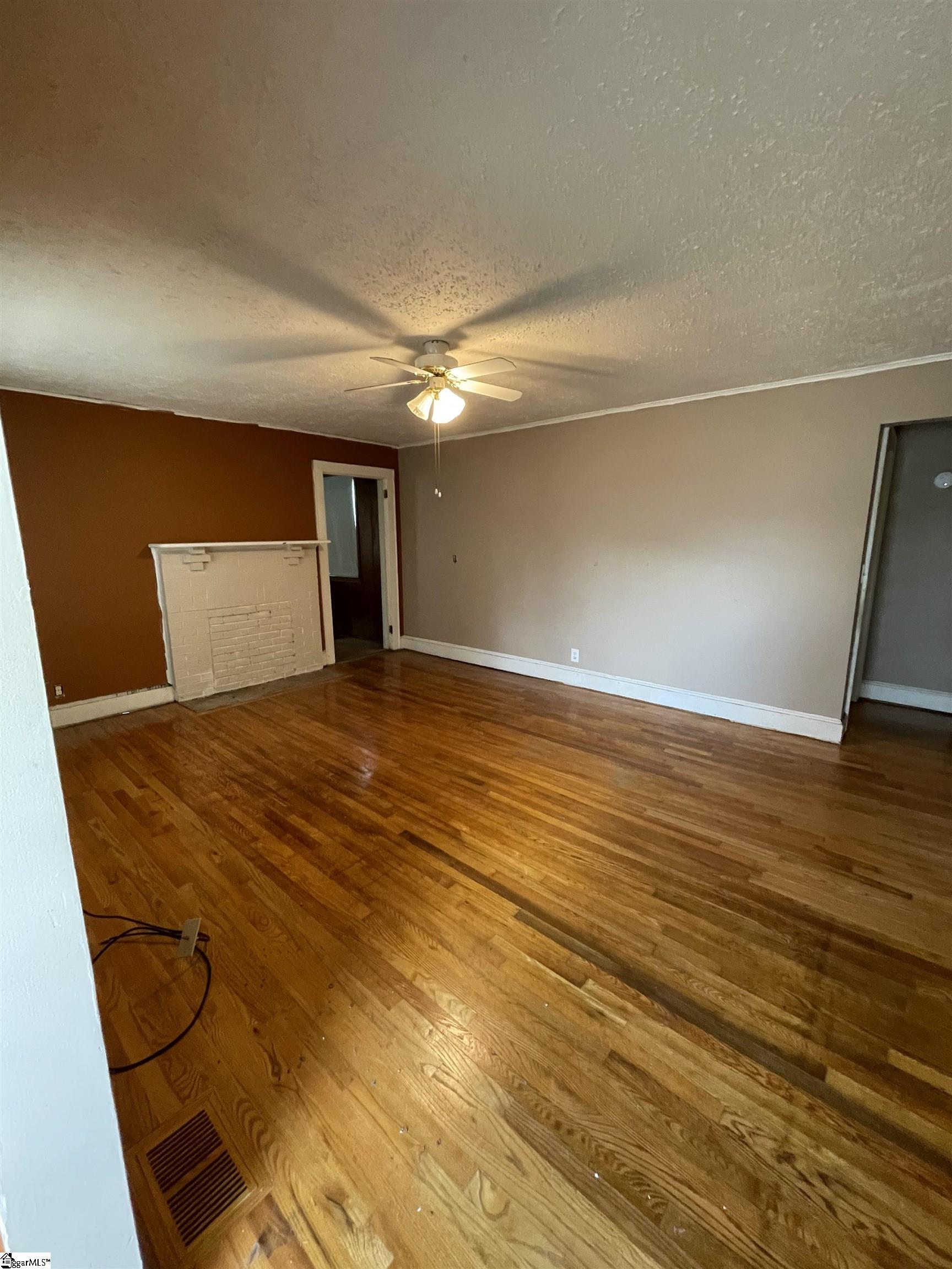 201 Colonial, Greenville, South Carolina image 4