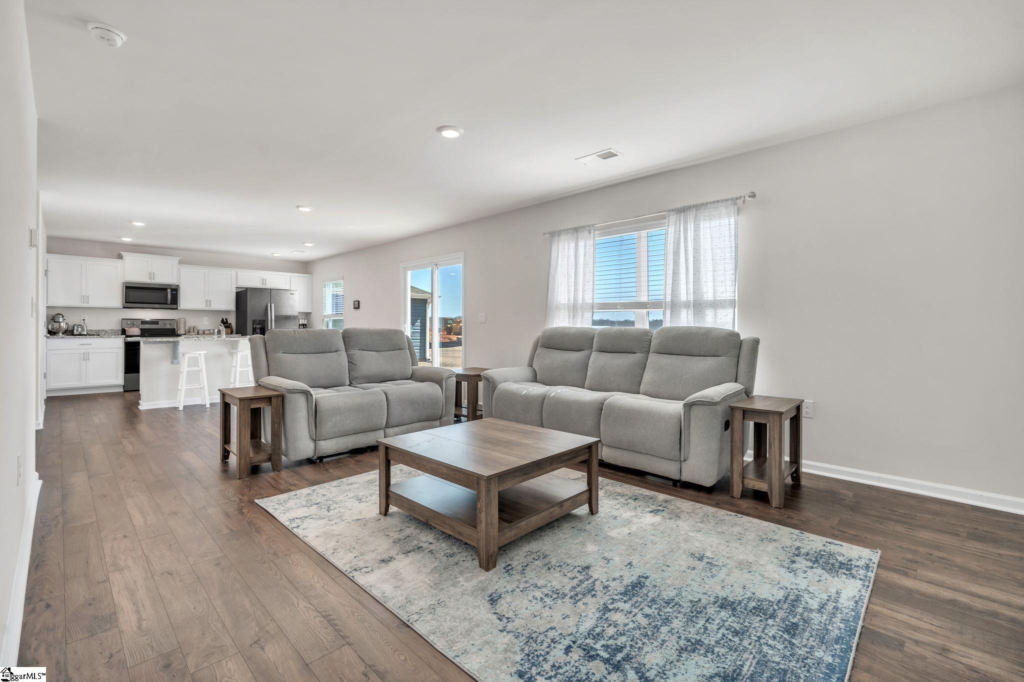 324 Valencia, Wellford, South Carolina image 2