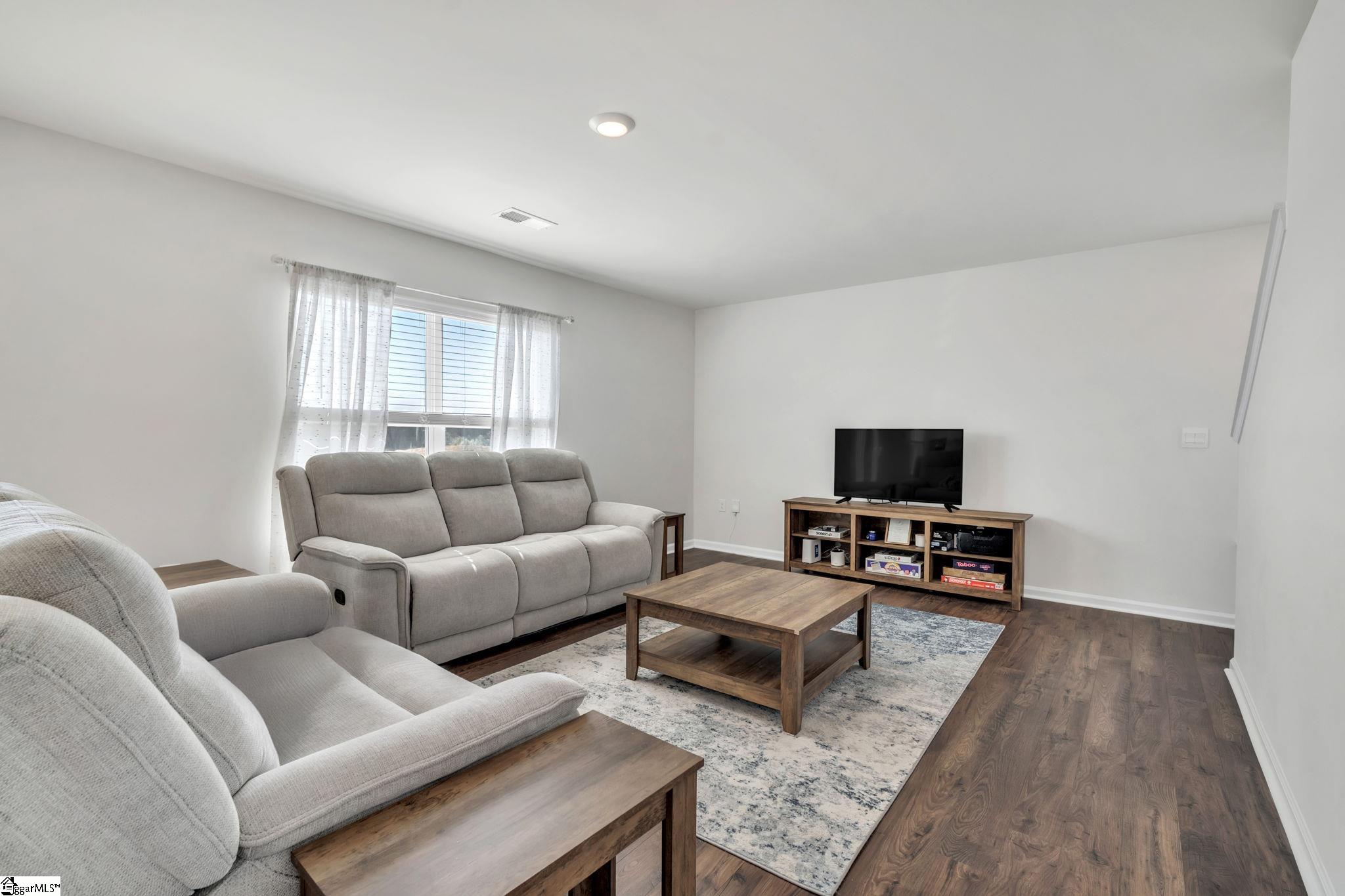 324 Valencia, Wellford, South Carolina image 3