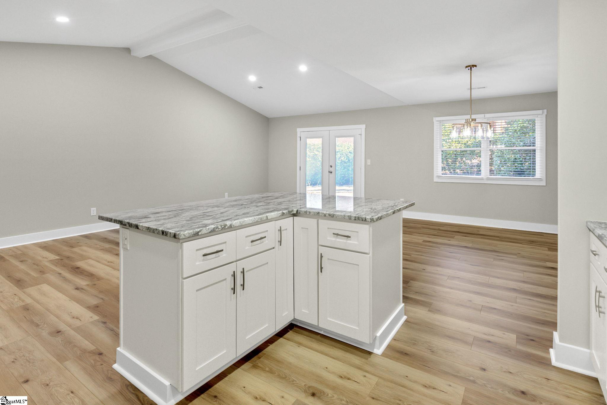 501 Teal, Greenville, South Carolina image 17