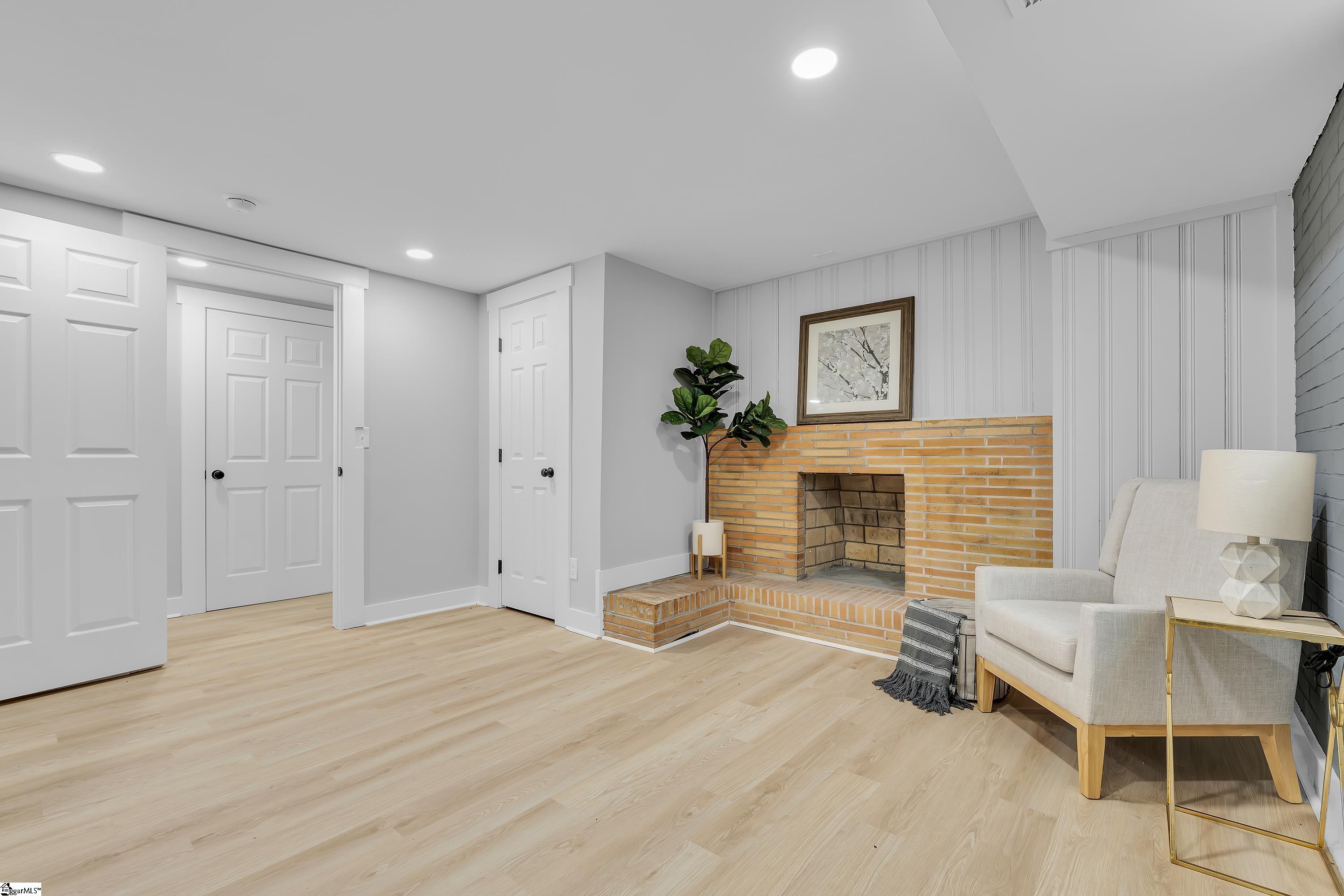 16 Glendale, Greenville, South Carolina image 17