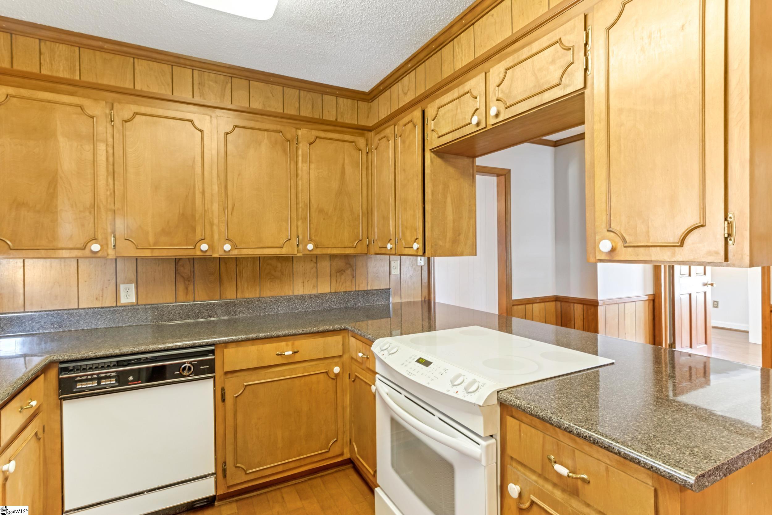 2396 Abner Creek, Duncan, South Carolina image 15