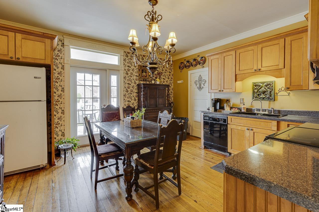 201 E College, Simpsonville, South Carolina image 17