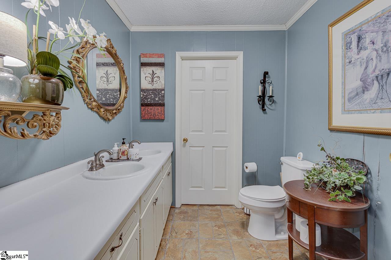 201 E College, Simpsonville, South Carolina image 23