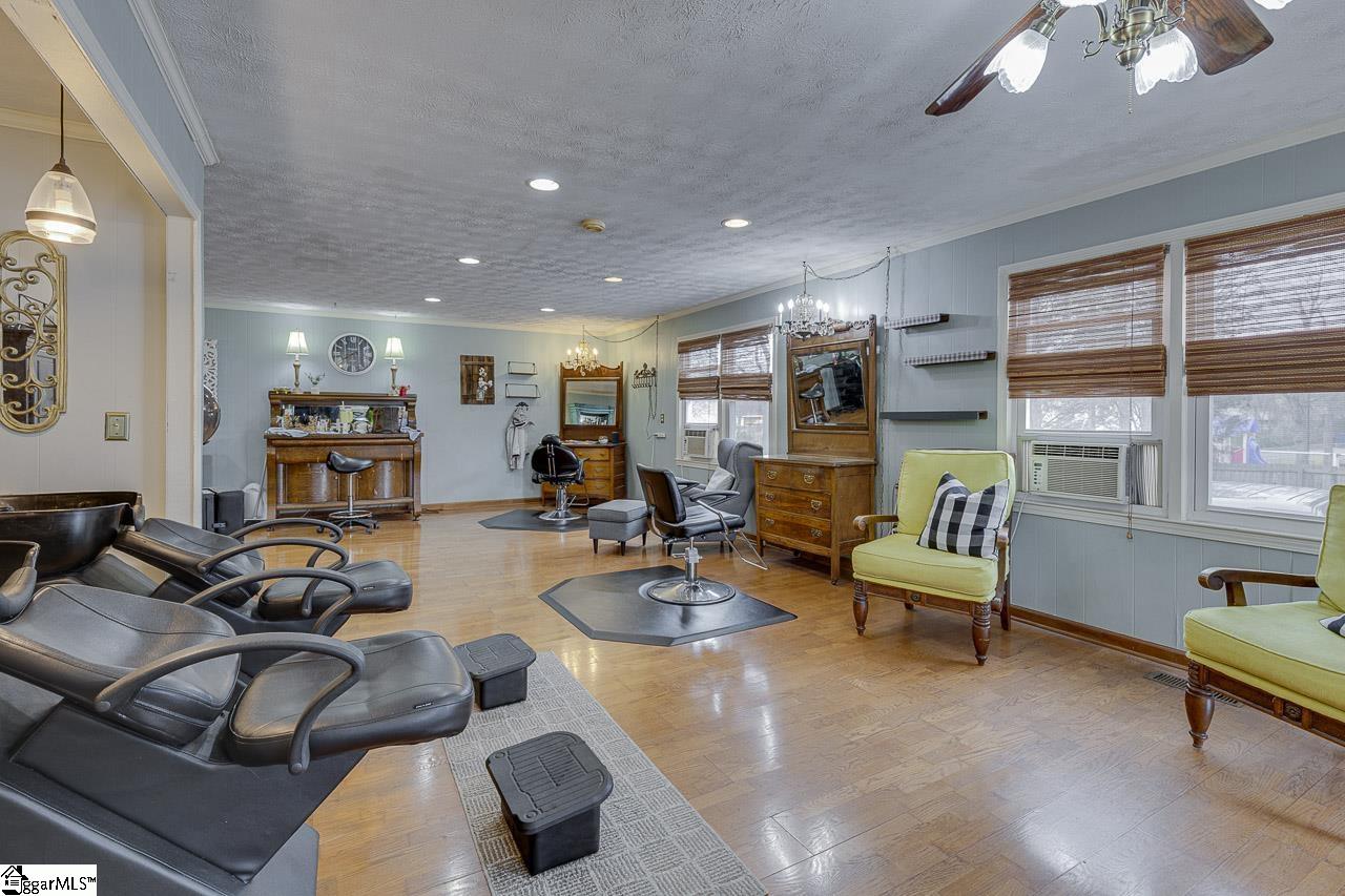 201 E College, Simpsonville, South Carolina image 25