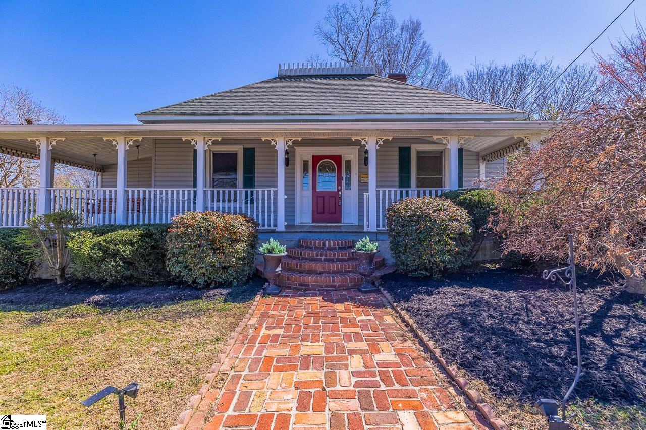 106 E Lime Street Blacksburg, SC 29702
