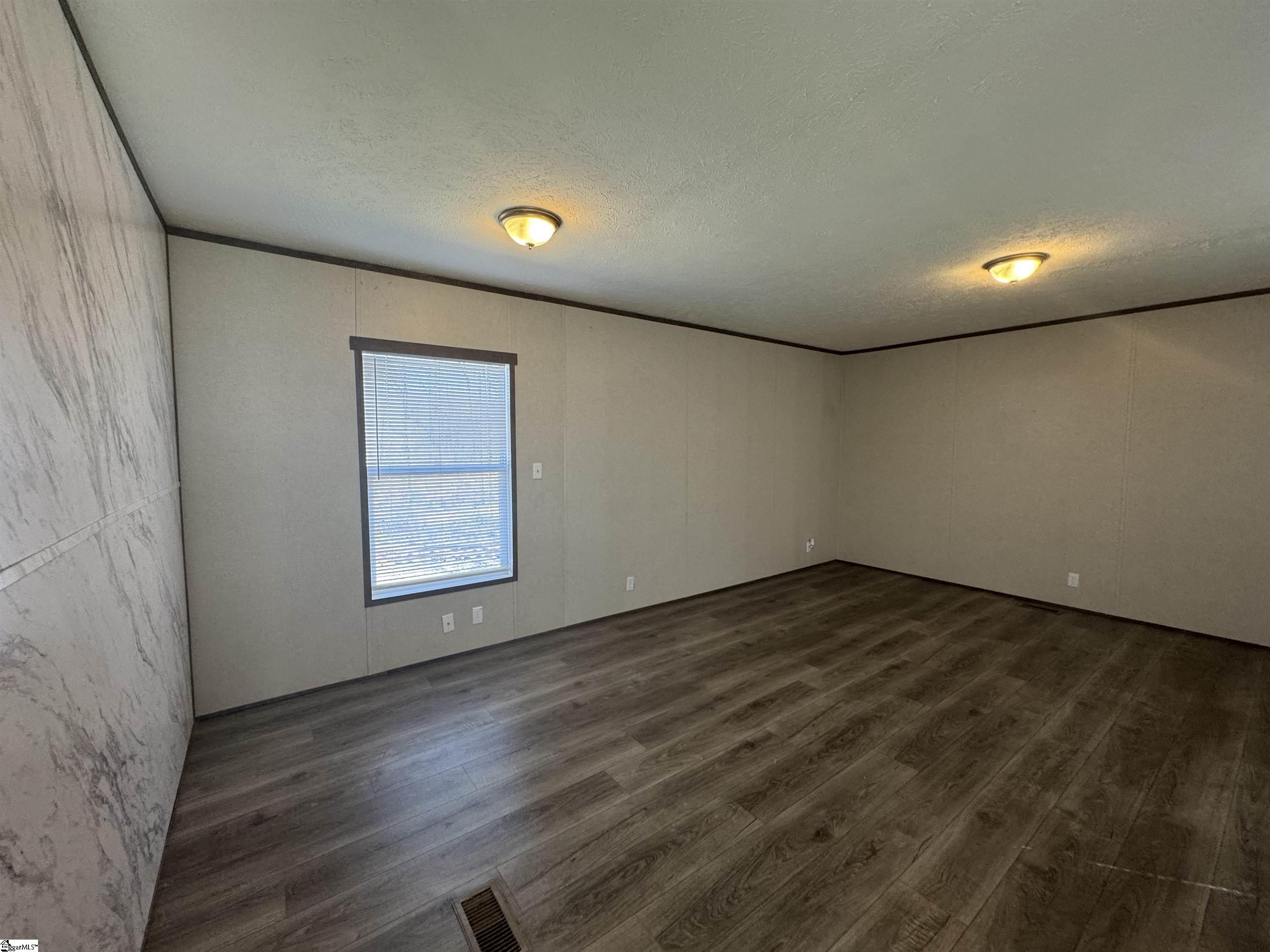 14 Frost, Pelzer, South Carolina image 5