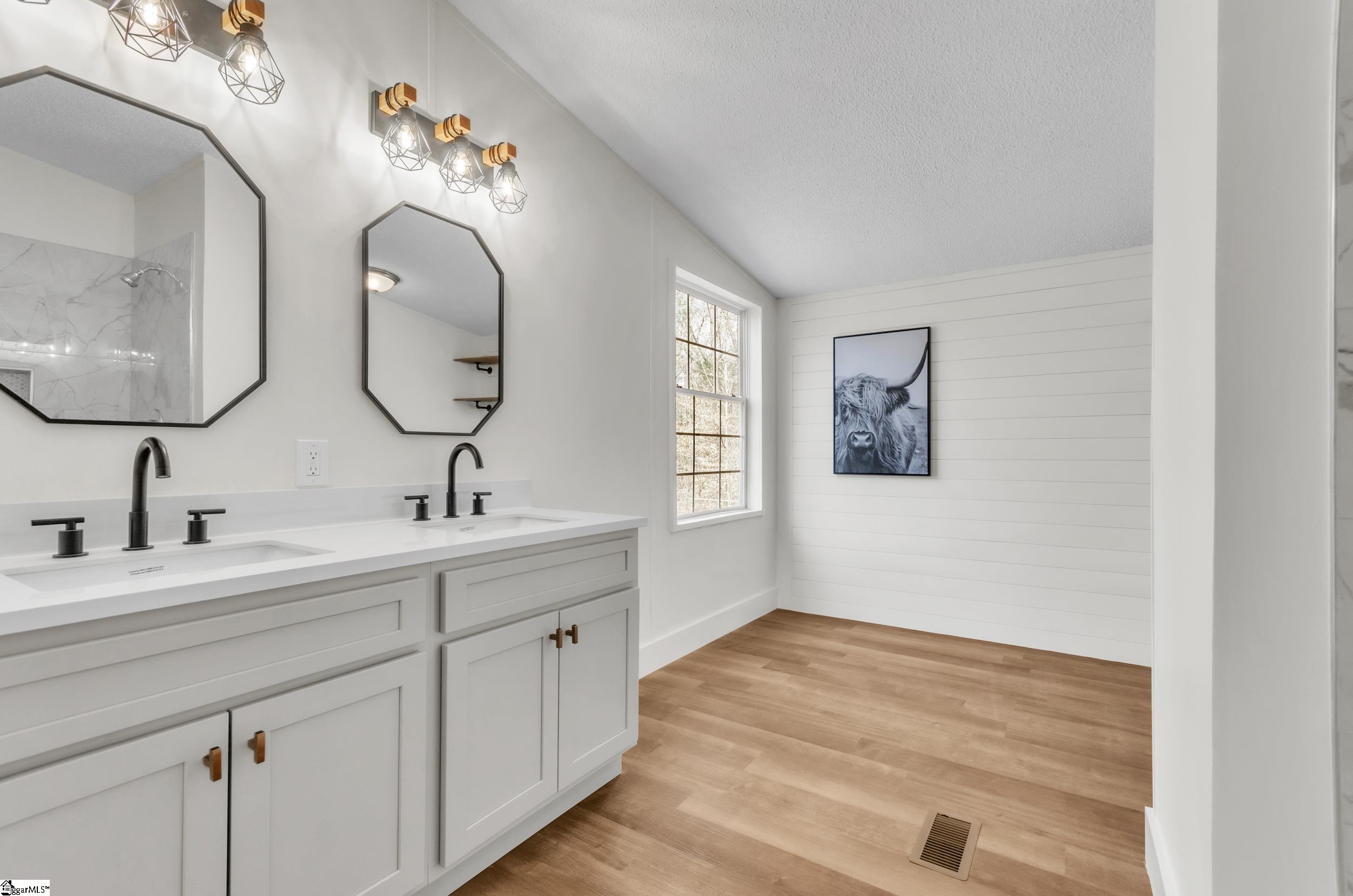 7 Alf, Fountain Inn, South Carolina image 20