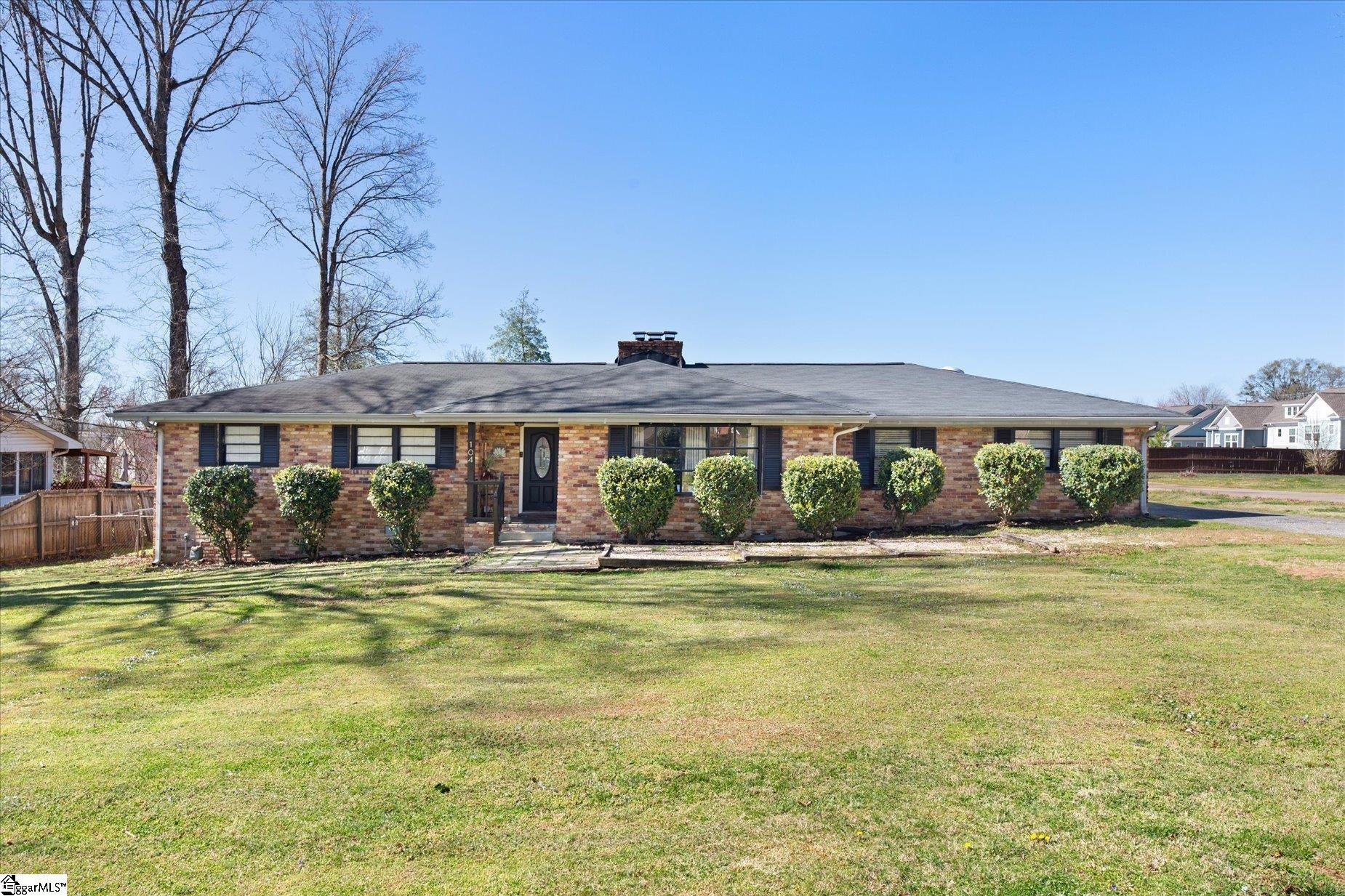 104 Oak Forest, Greer, South Carolina image 1