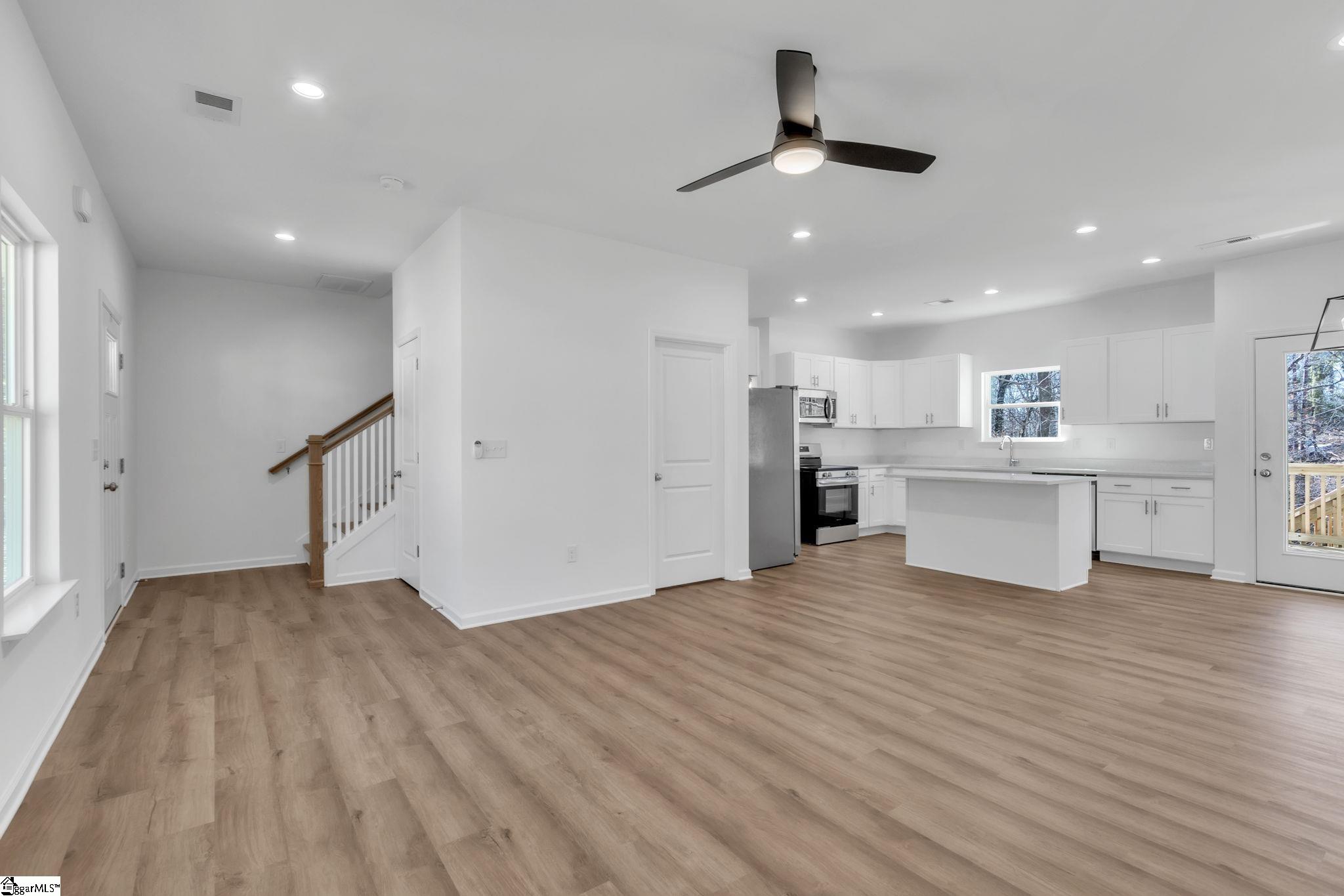 16 Polk, Greenville, South Carolina image 3