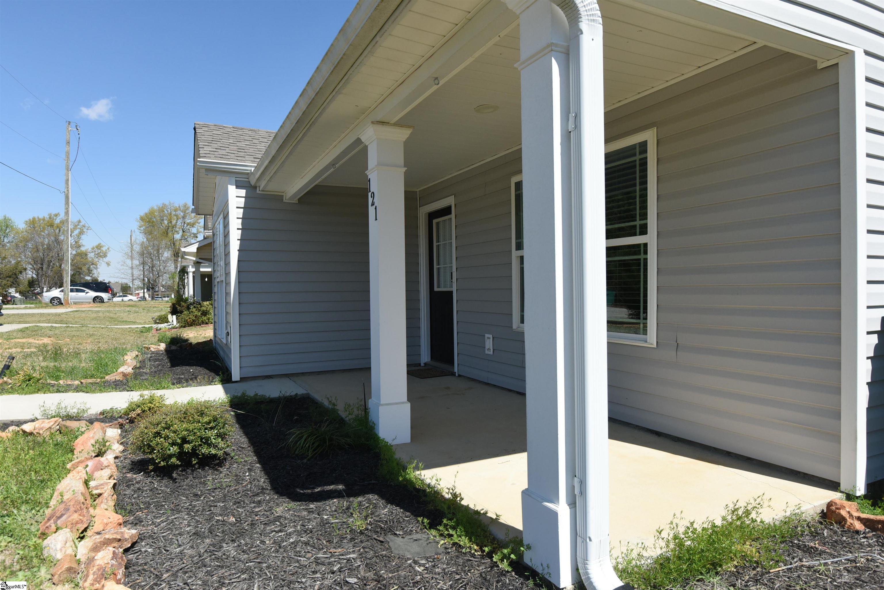 121 Colleton, Clinton, South Carolina image 2