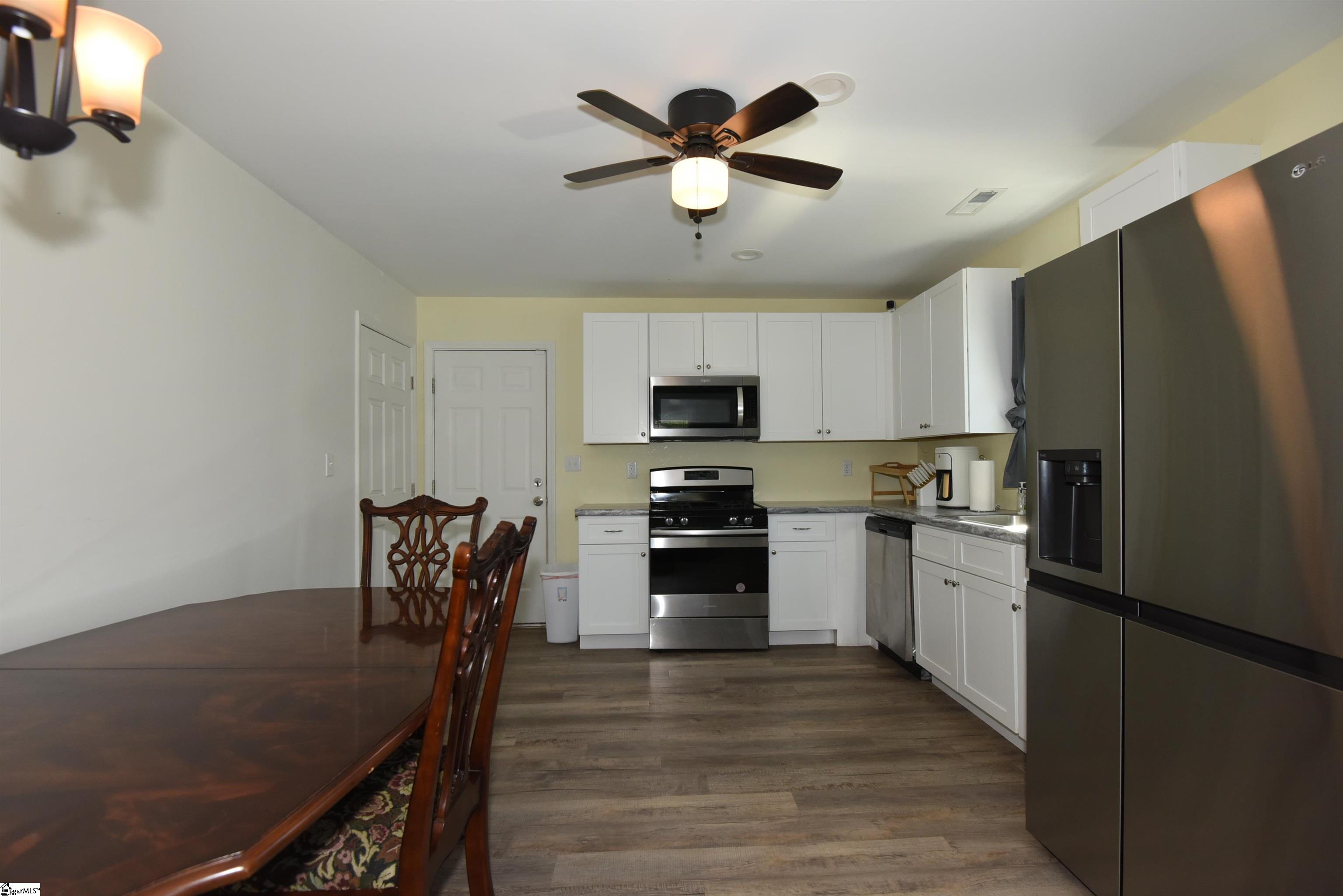 121 Colleton, Clinton, South Carolina image 6