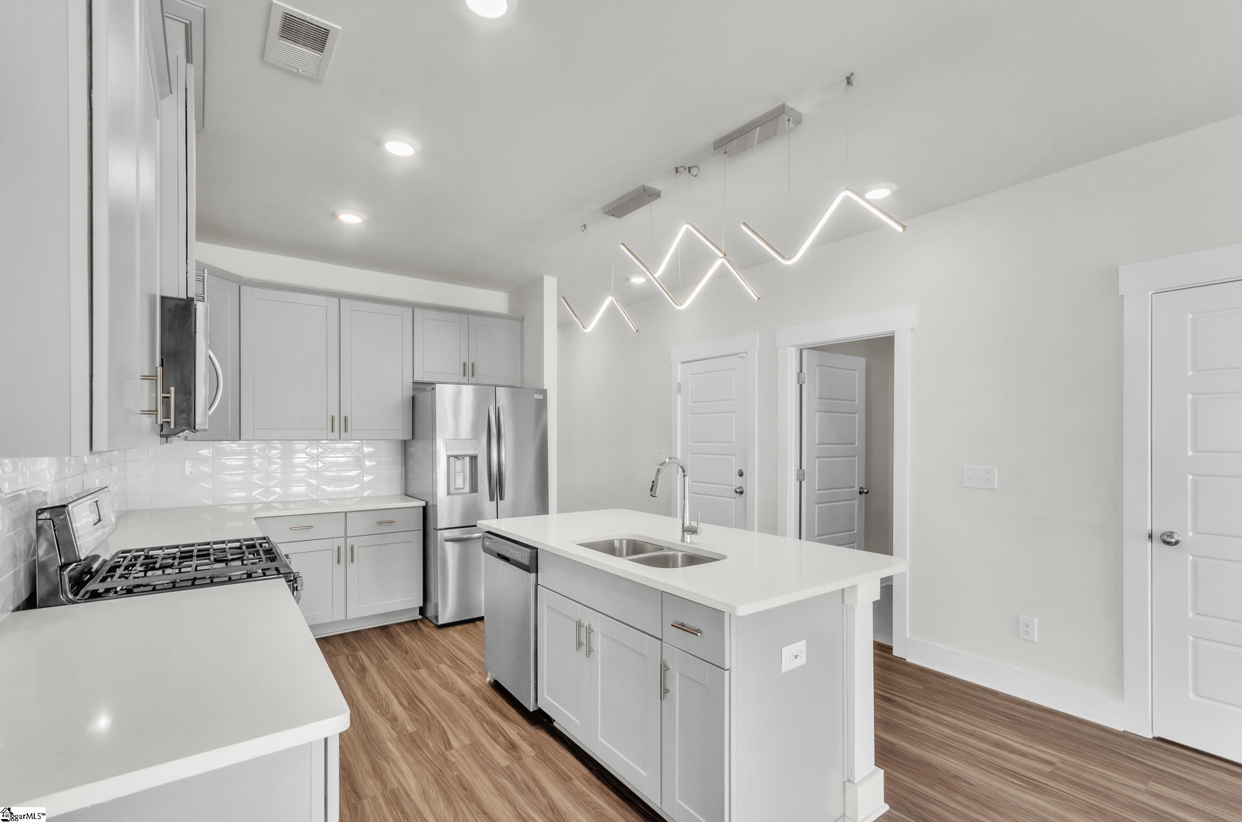 150 Bromes, Greenville, South Carolina image 6