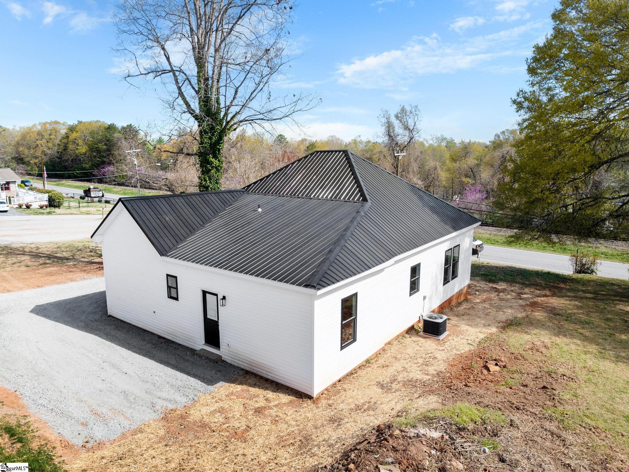 202 S Howard, Landrum, South Carolina image 37