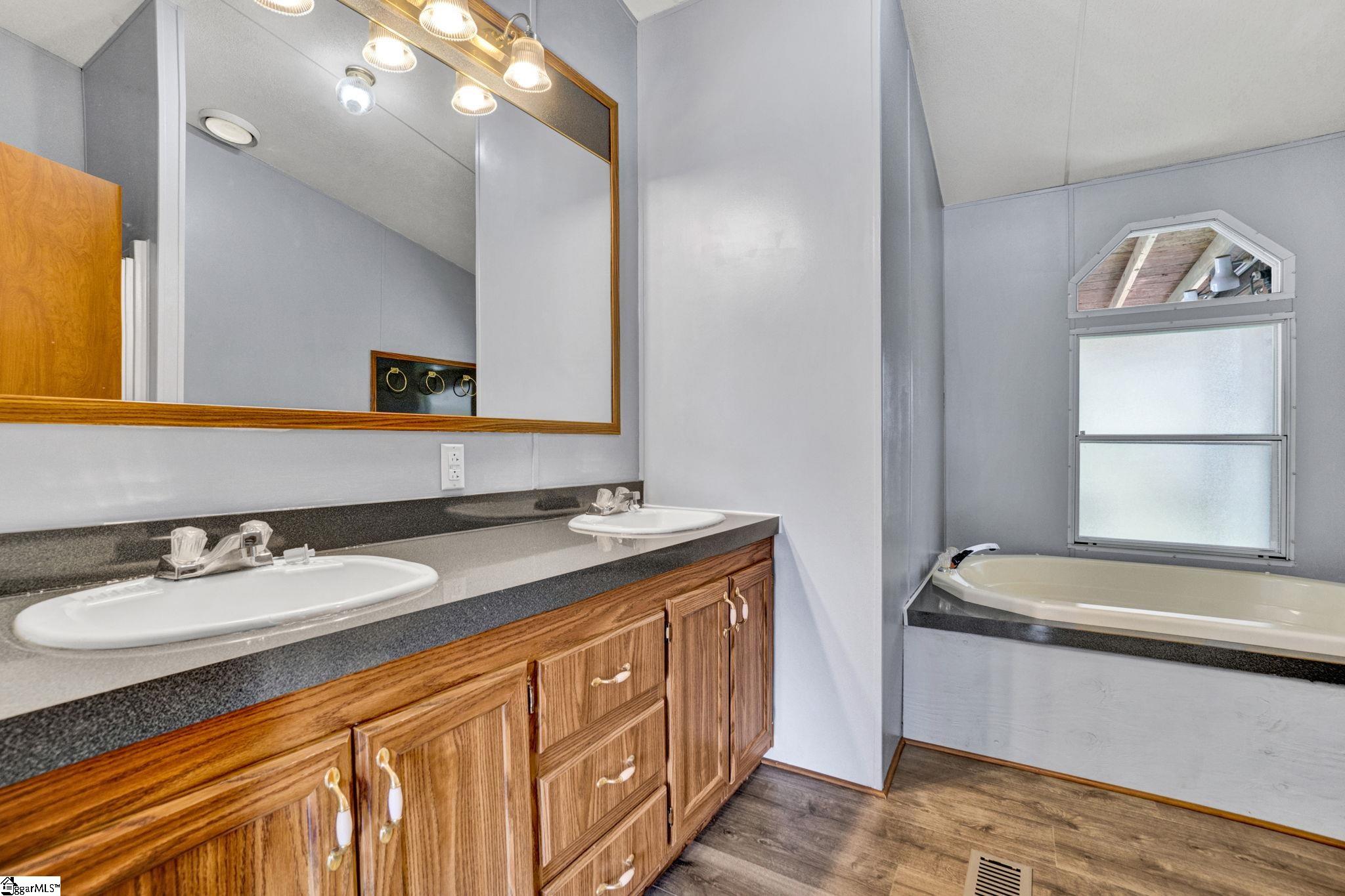 222 Elljean, Easley, South Carolina image 16