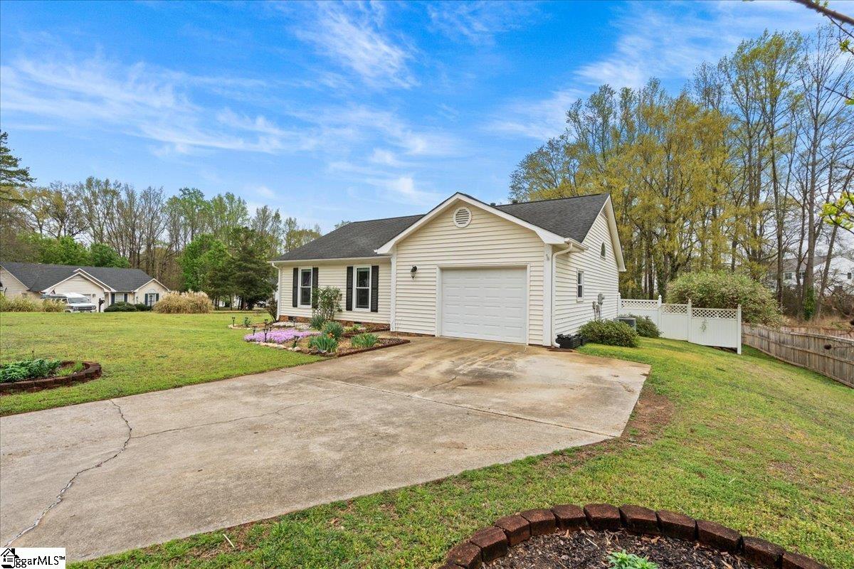 208 Boxelder, Simpsonville, South Carolina image 3