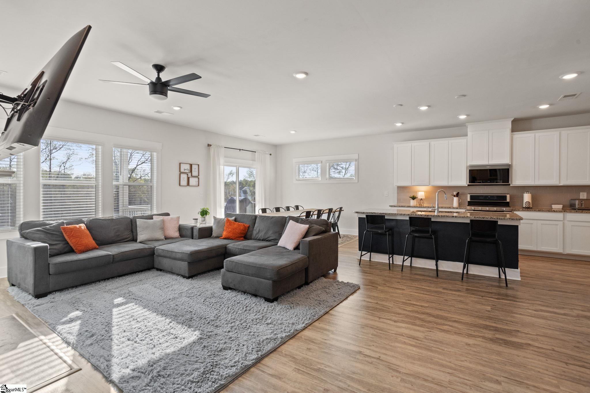 305 Pewter, Simpsonville, South Carolina image 11