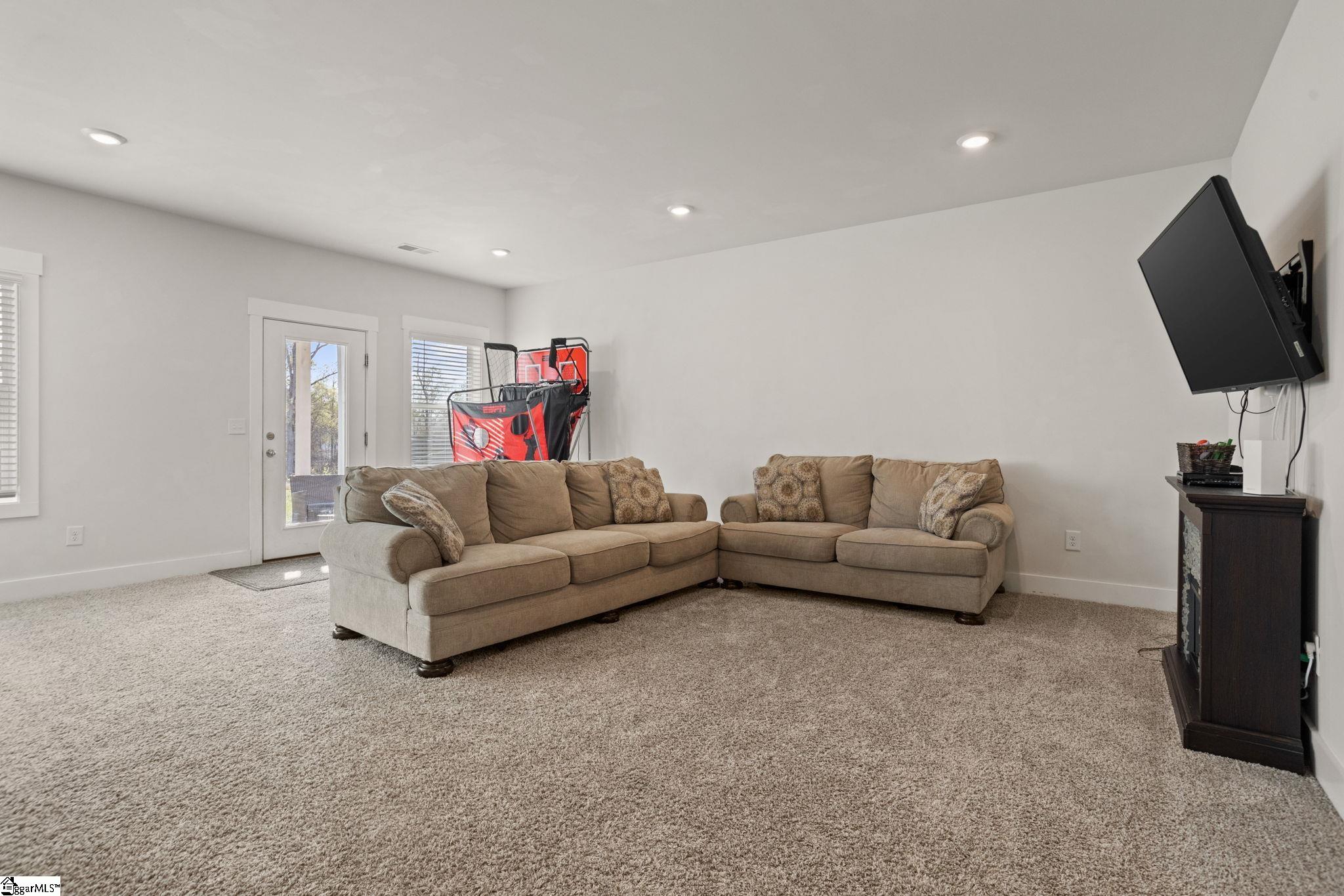 305 Pewter, Simpsonville, South Carolina image 15