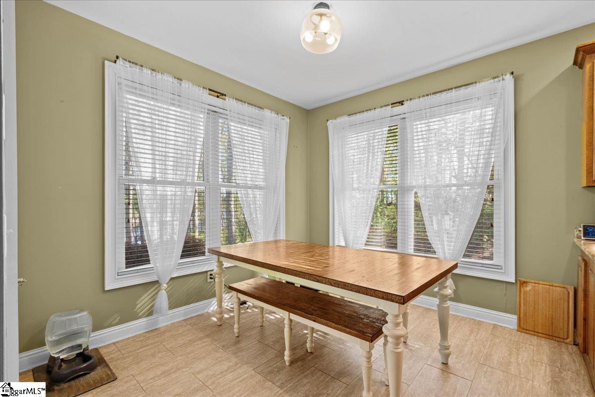 217 Maret, Townville, South Carolina image 10