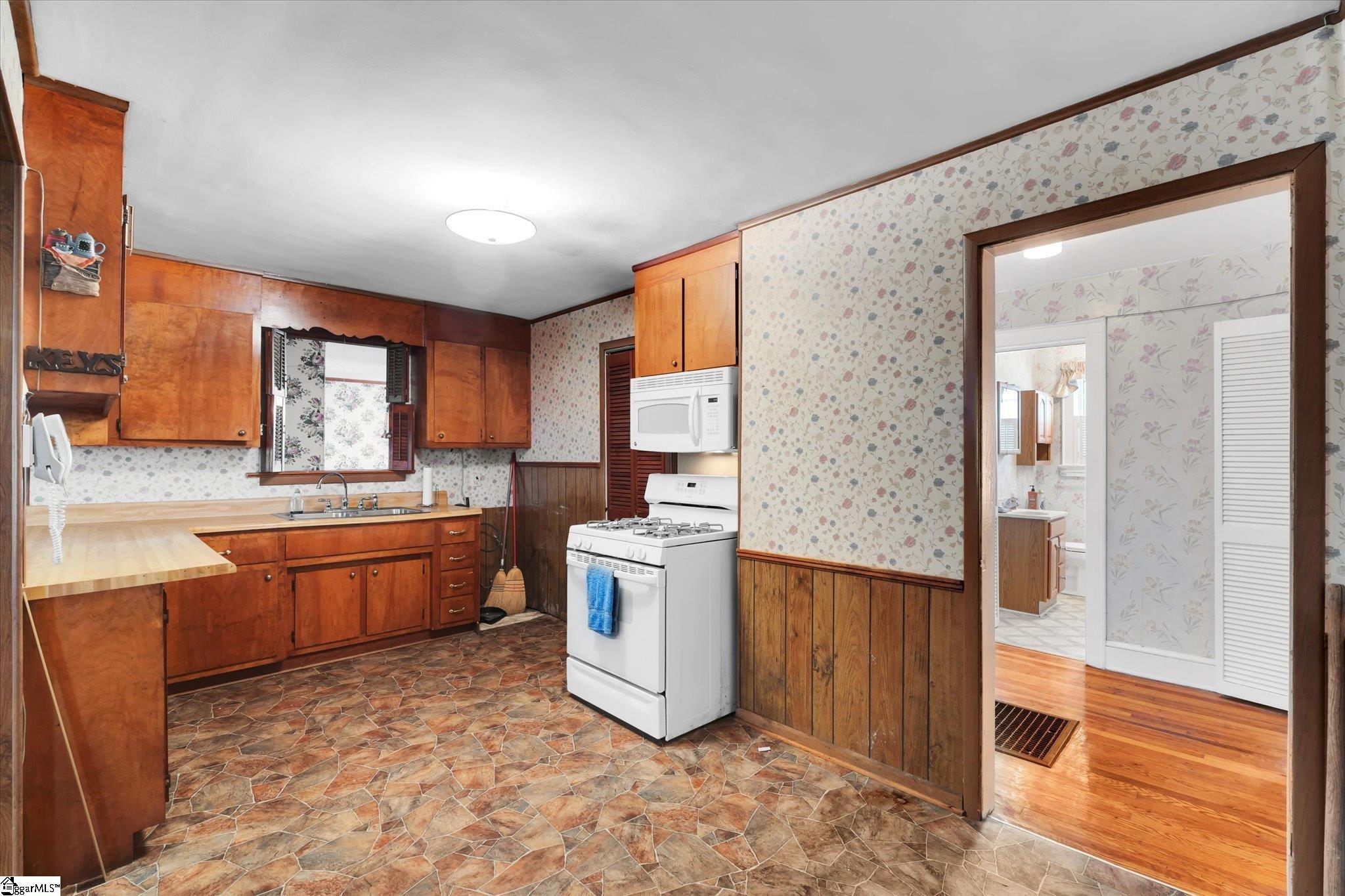 308 Worley, Greenville, South Carolina image 8