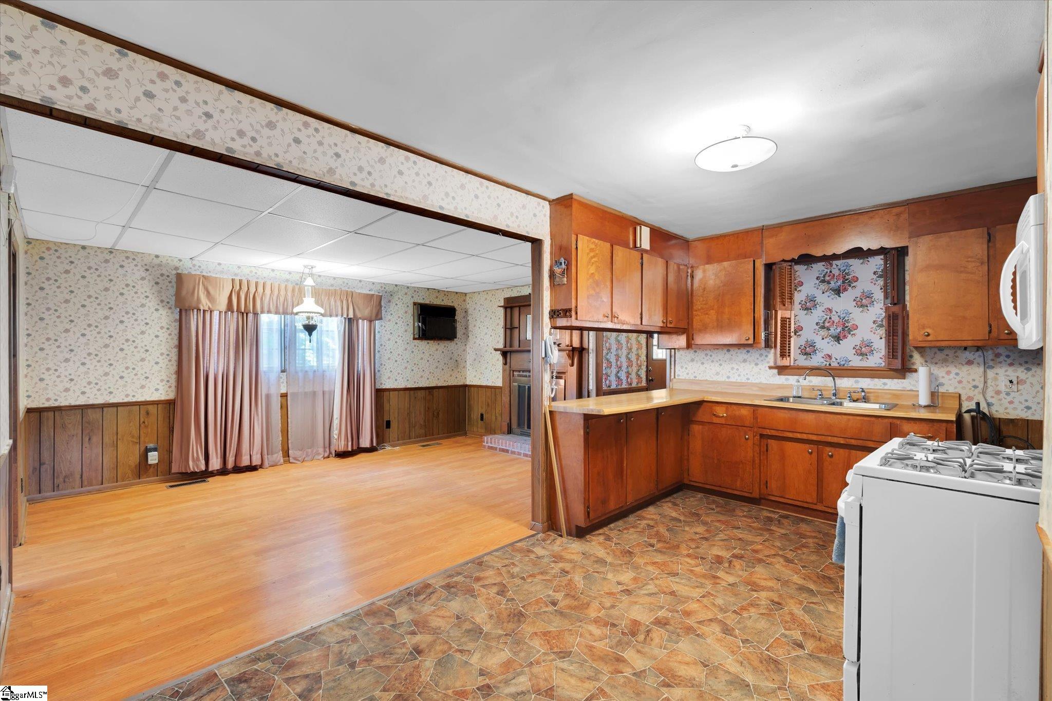 308 Worley, Greenville, South Carolina image 10