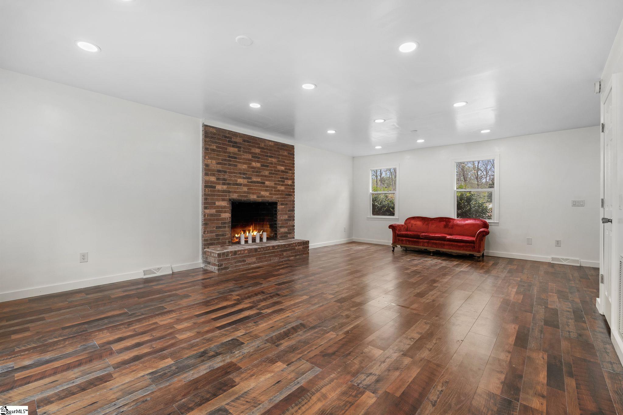 127 Robinwood, Pelzer, South Carolina image 3