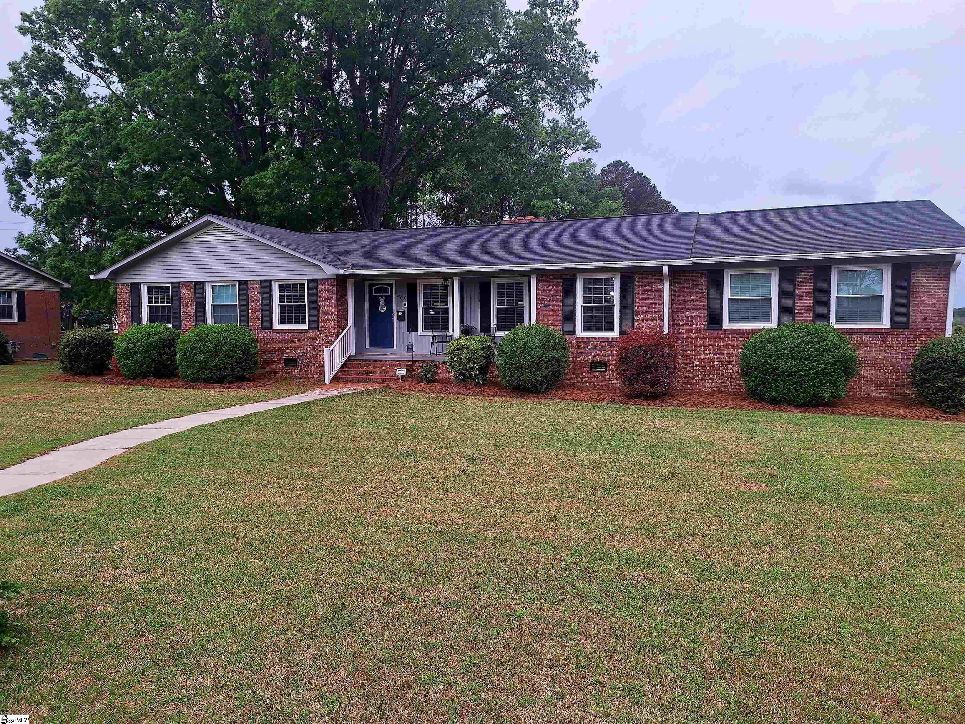 700 Chestnut Street Clinton, SC 29325