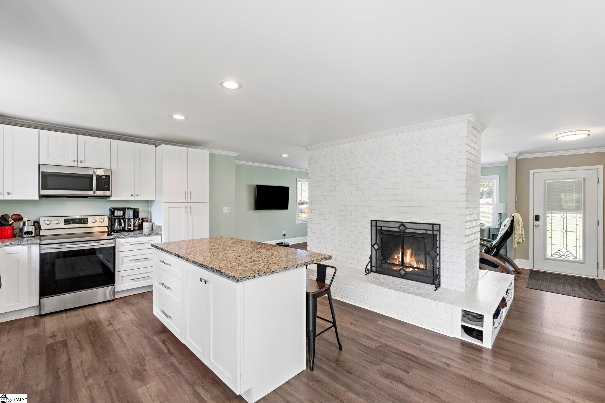 214 Azalea, Greenville, South Carolina image 9