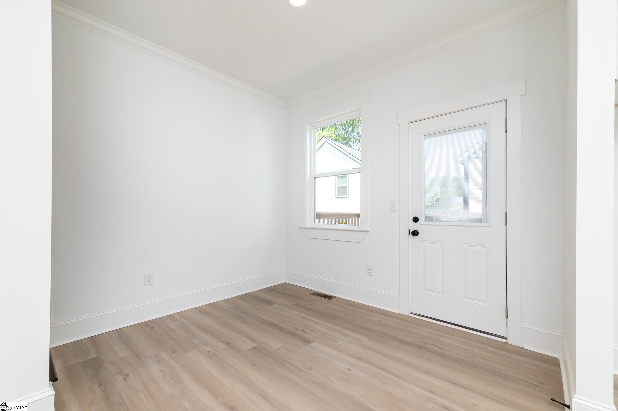 111 Taylor, Greenville, South Carolina image 10