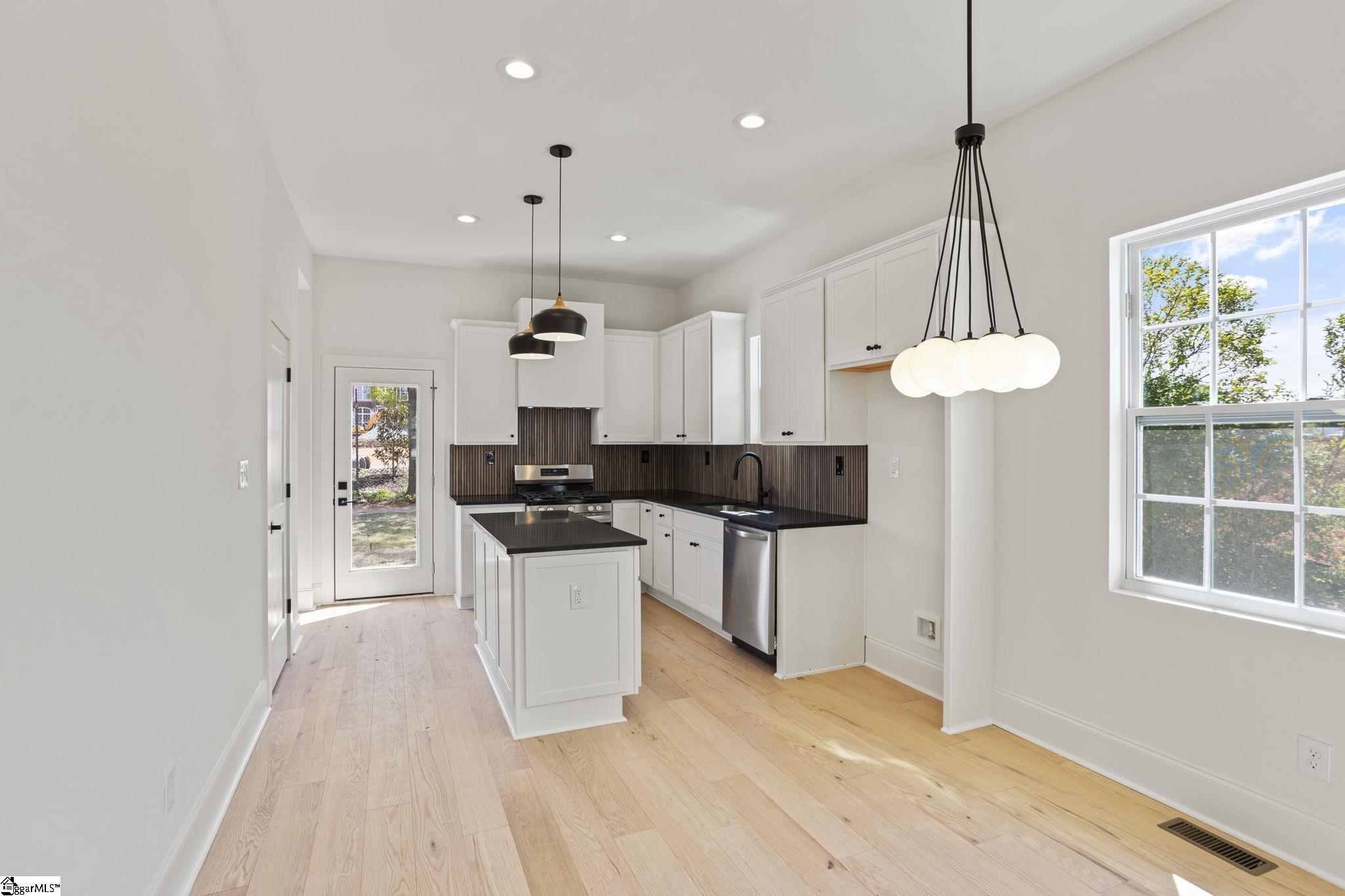 104 B, Greenville, South Carolina image 11