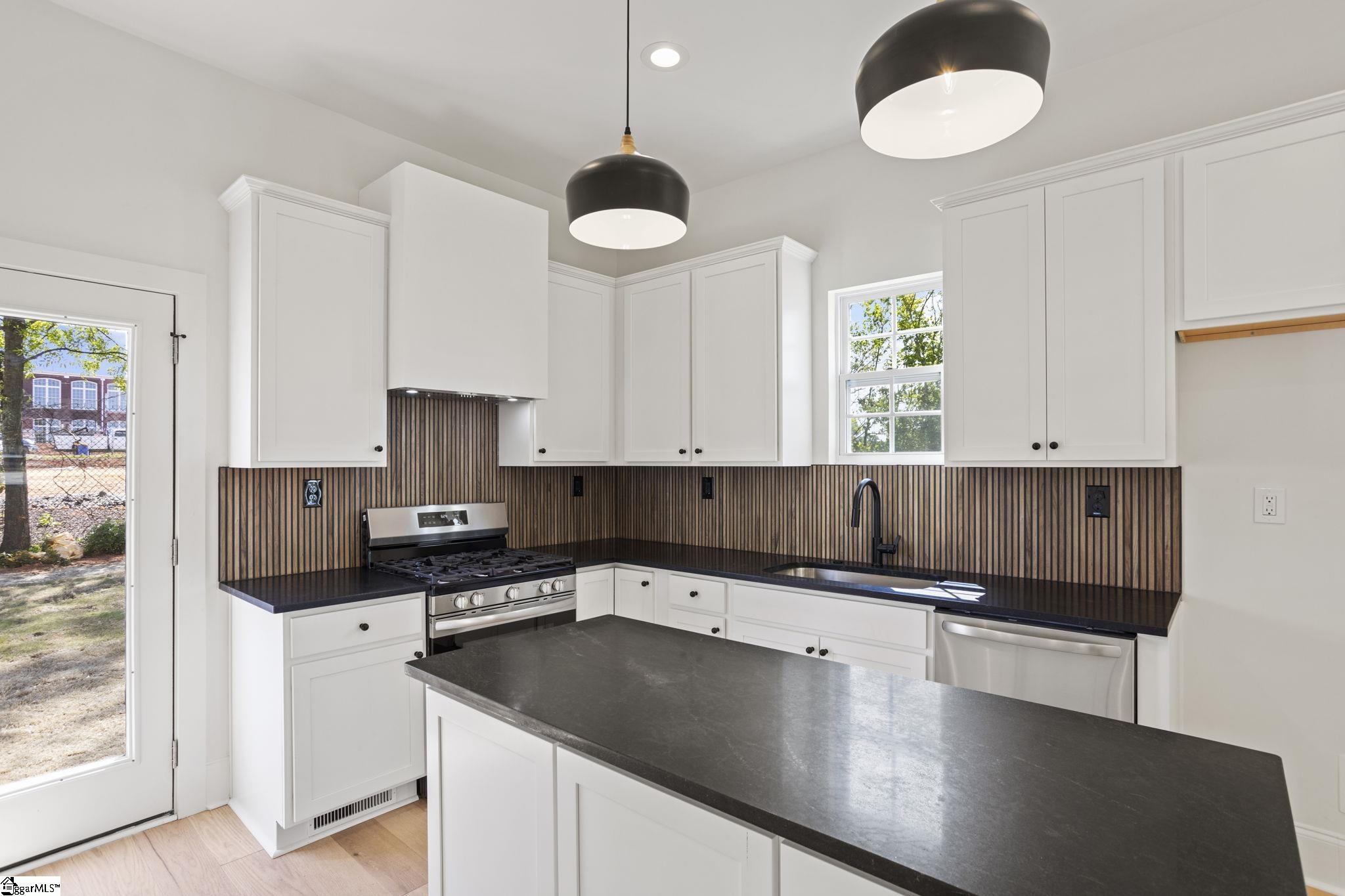 104 B, Greenville, South Carolina image 12