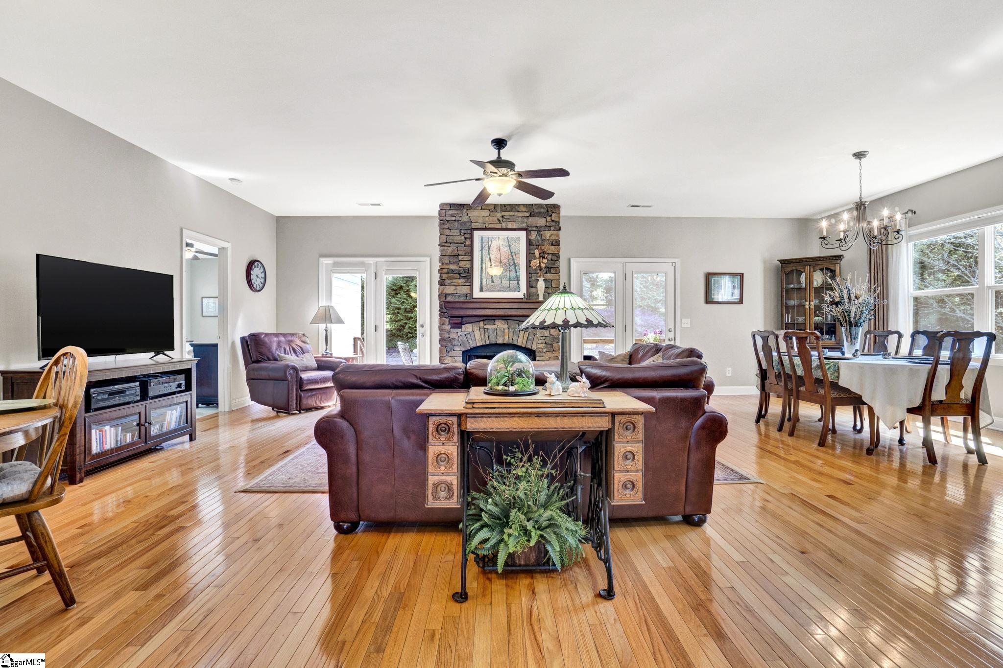 204 Lord Byron, Travelers Rest, South Carolina image 6