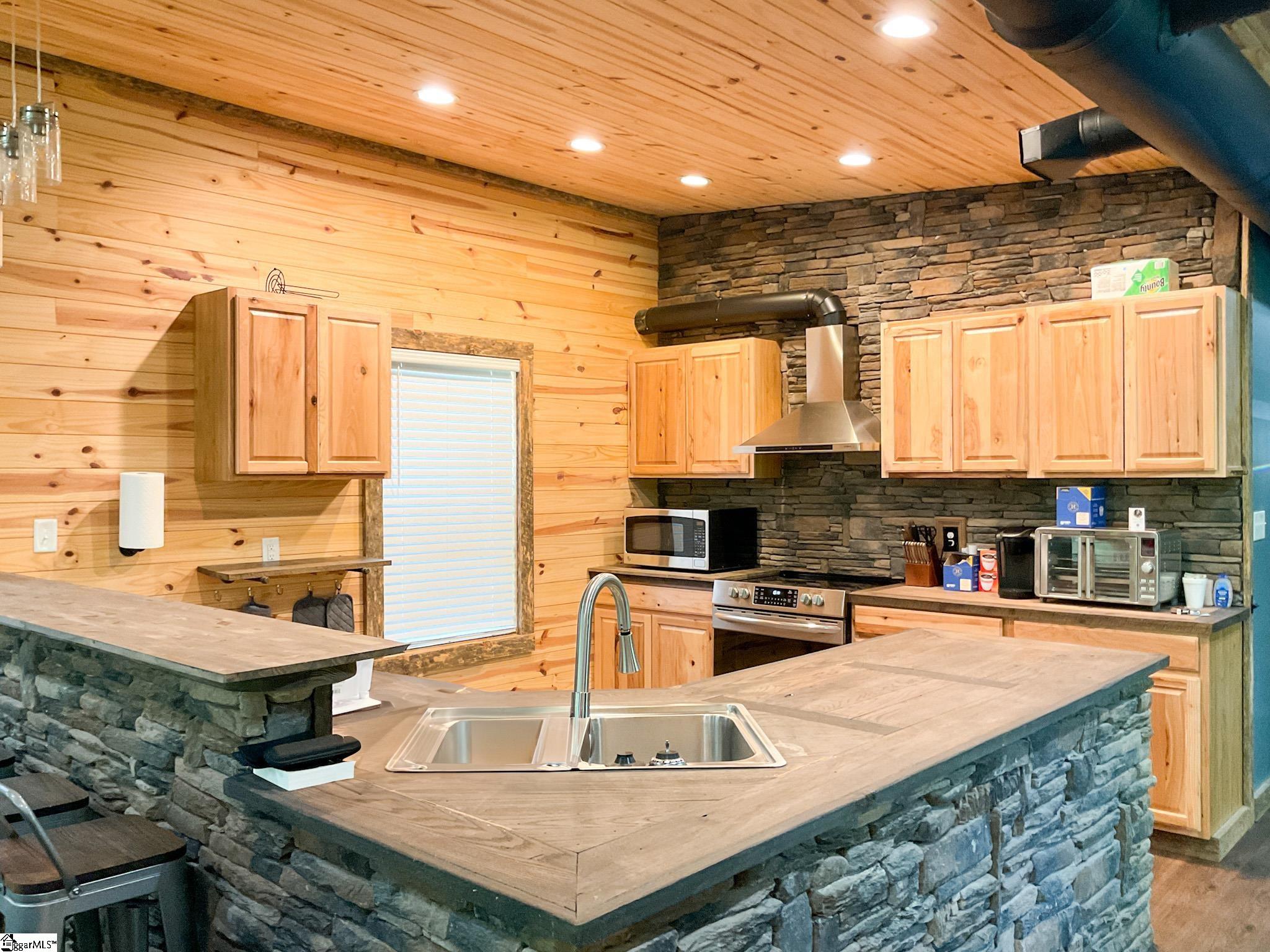676 N Port Bass, Fair Play, South Carolina image 10