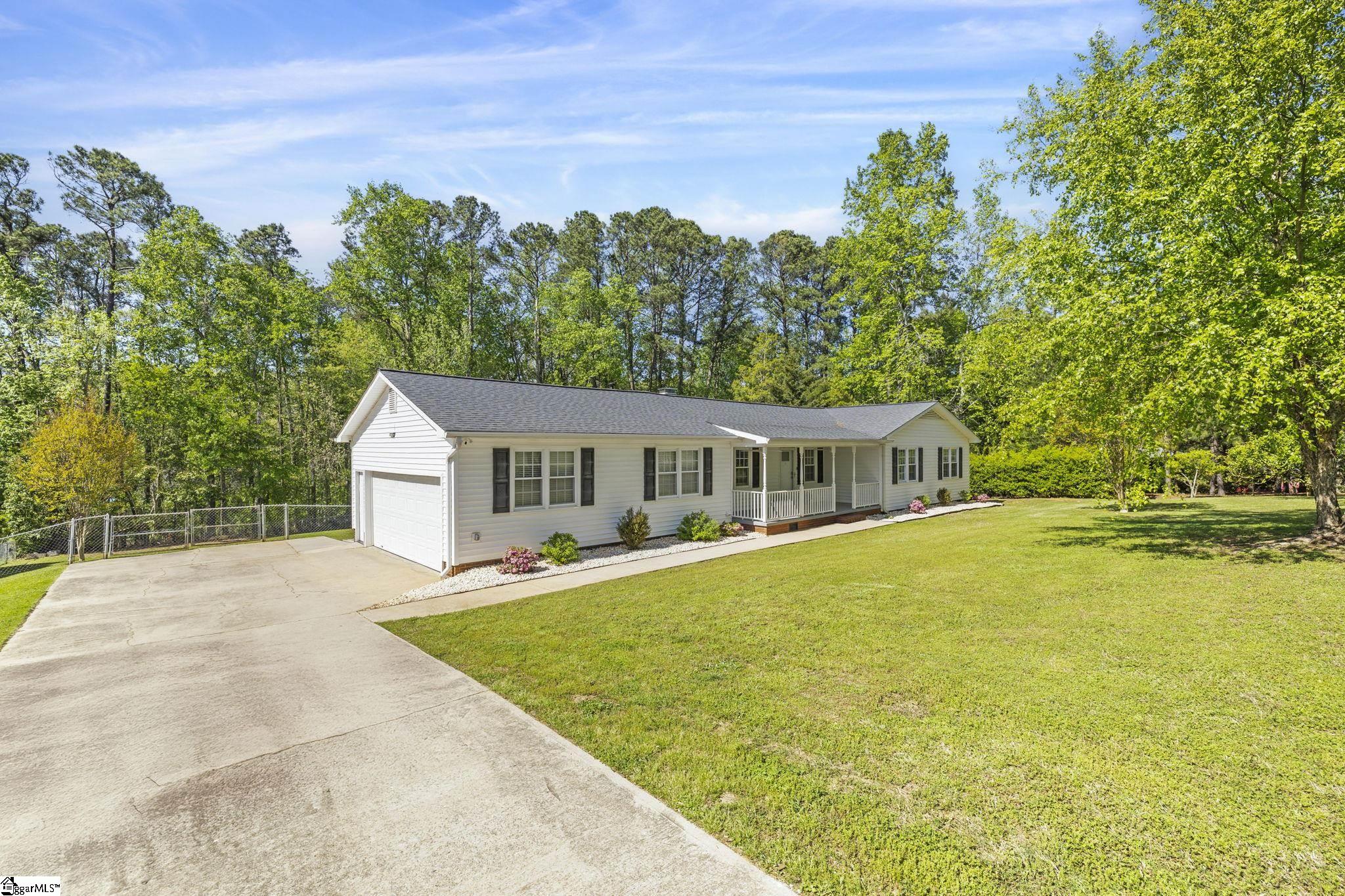 202 Trailwood Drive, Spartanburg SC 29301