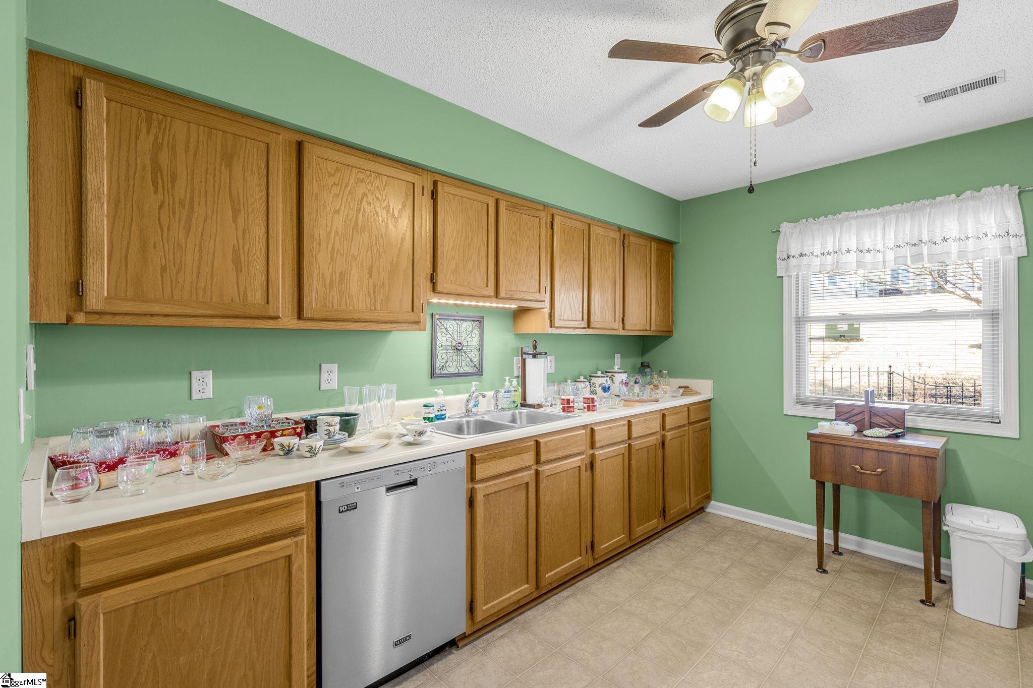6 Hillview, Greenville, South Carolina image 16