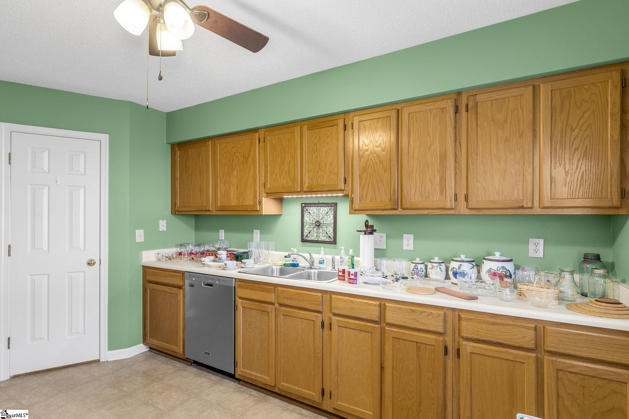 6 Hillview, Greenville, South Carolina image 18