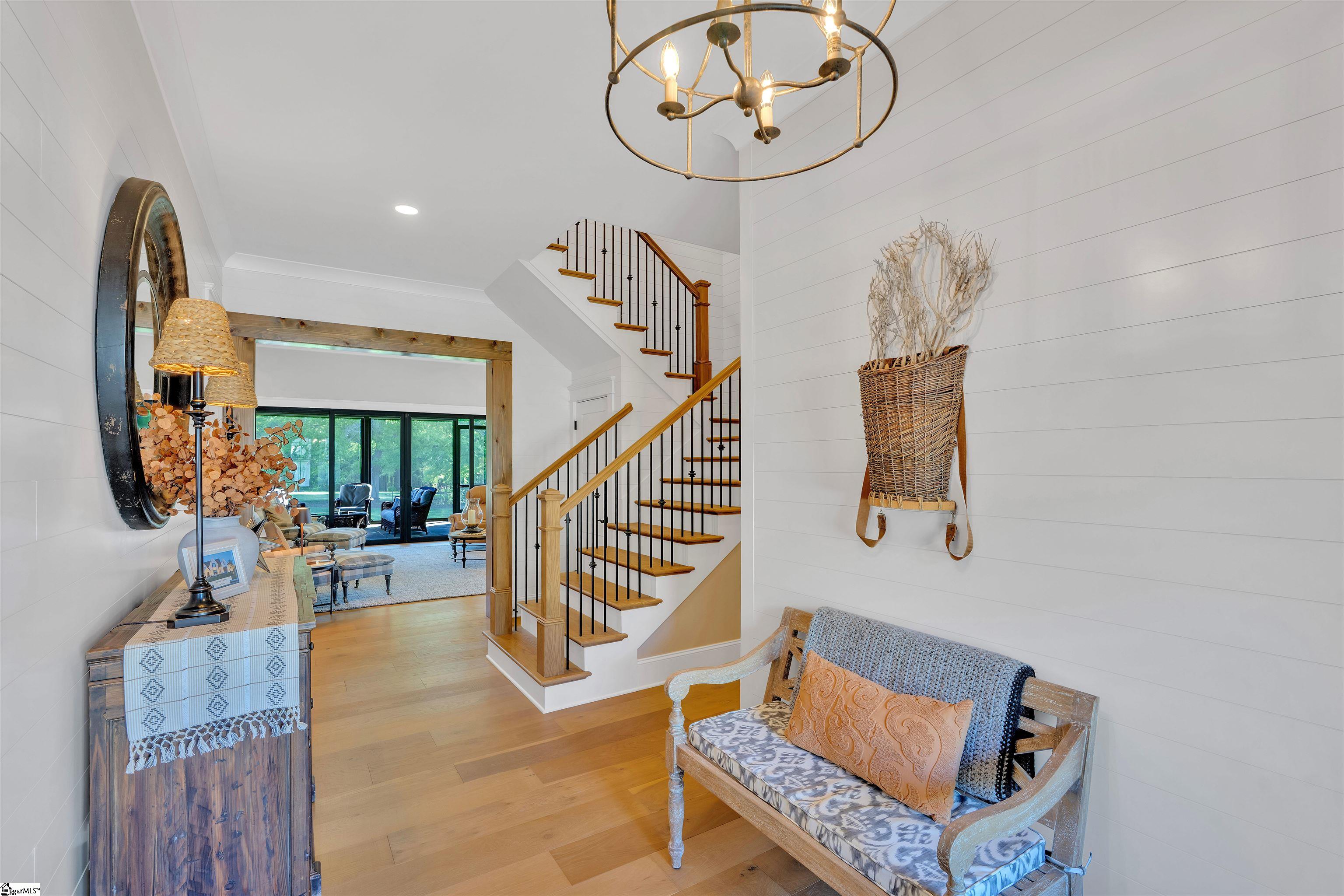 Hardwood Floors, high ceilings