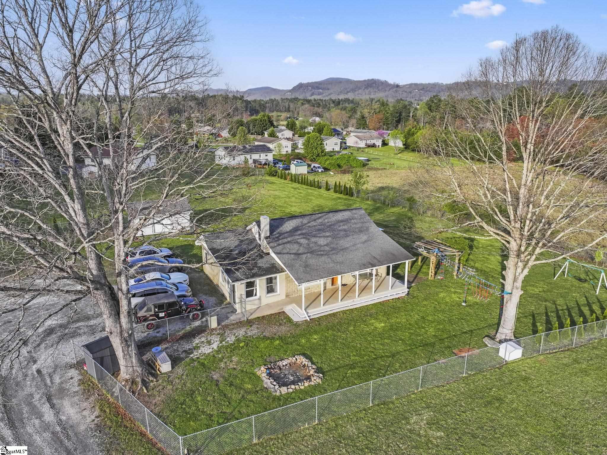 224 Laycock, Hendersonville, North Carolina image 3