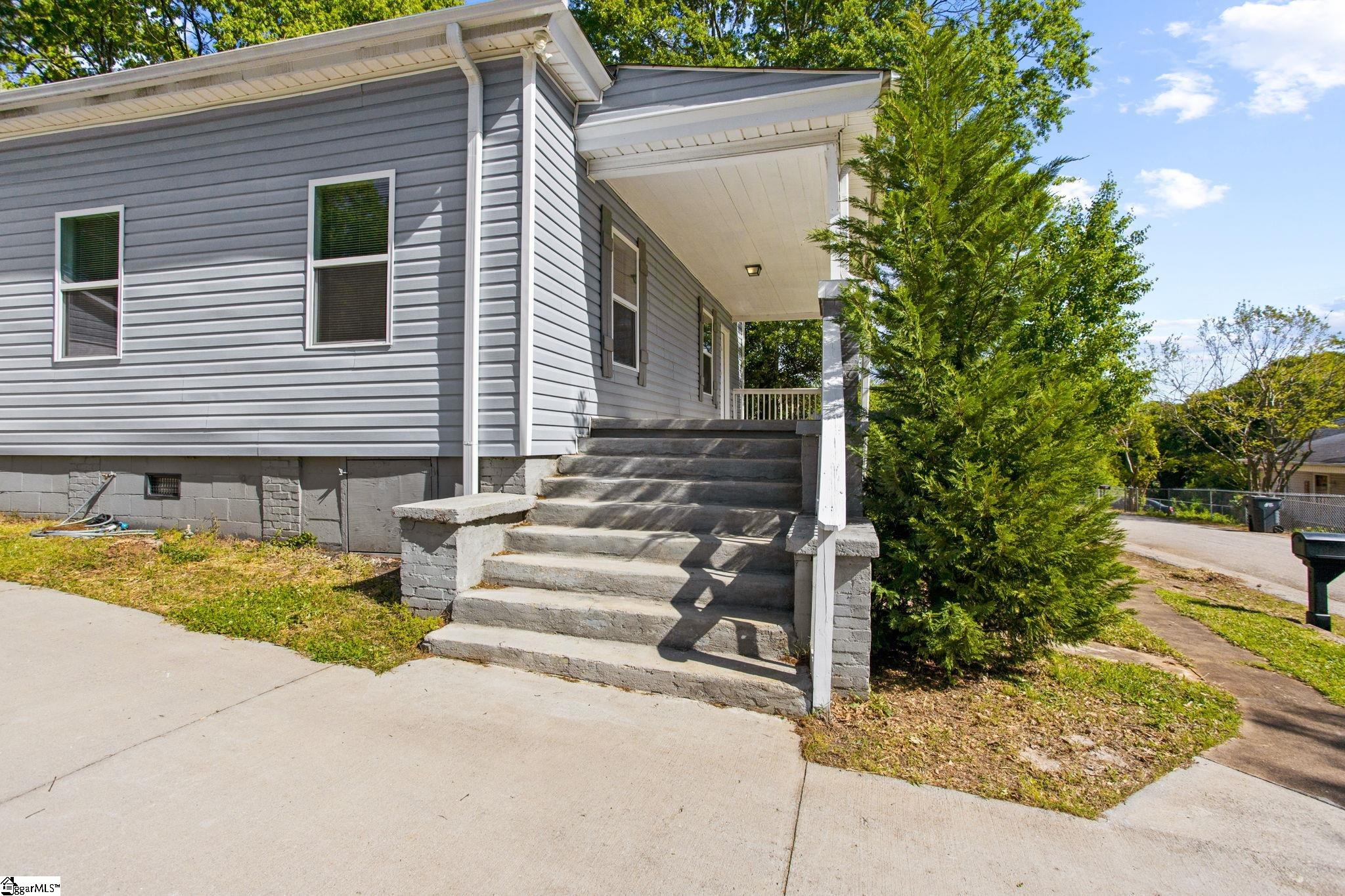 38 4th, Greenville, South Carolina image 4
