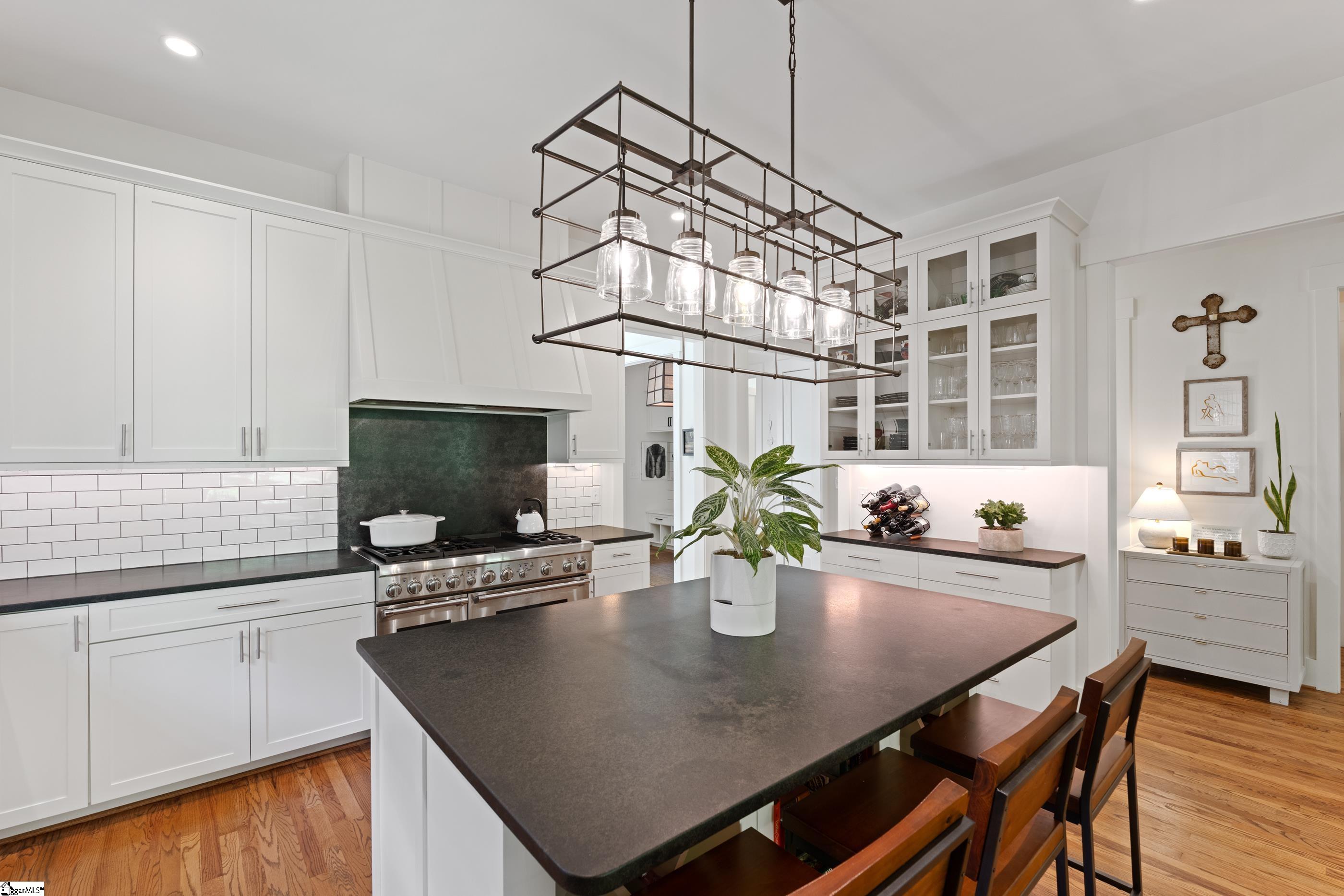 7 Hindman, Greenville, South Carolina image 16