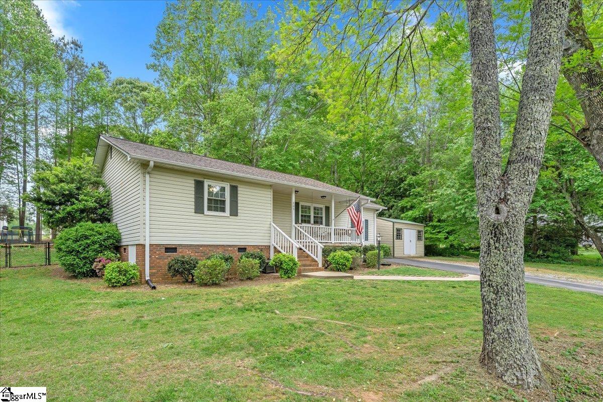 109 Fleetwood, Liberty, South Carolina image 2