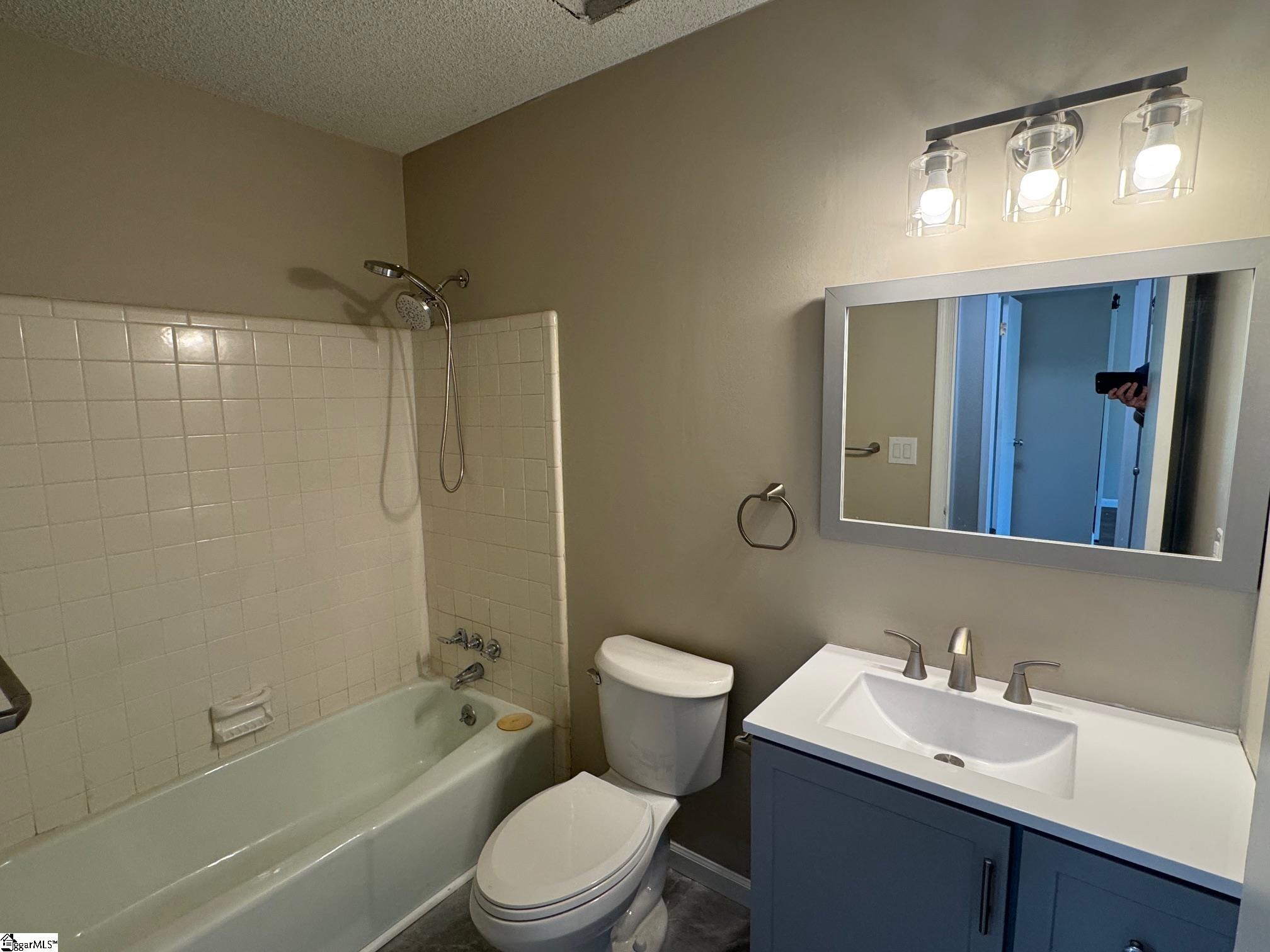 211 Vega, Greer, South Carolina image 17