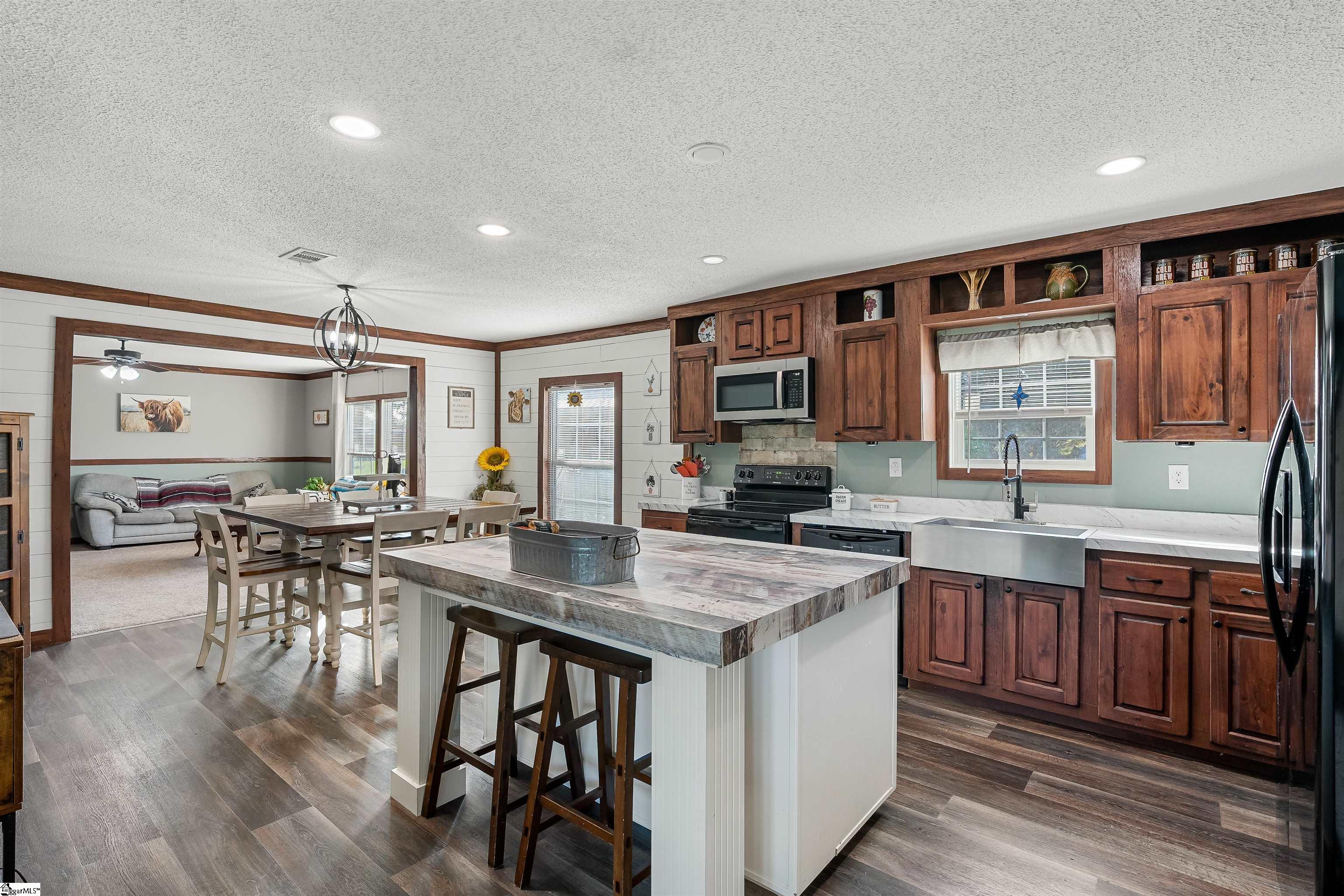 4085 Keowee, Honea Path, South Carolina image 9