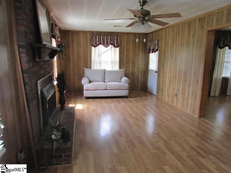 653 Brookwood, Laurens, South Carolina image 5