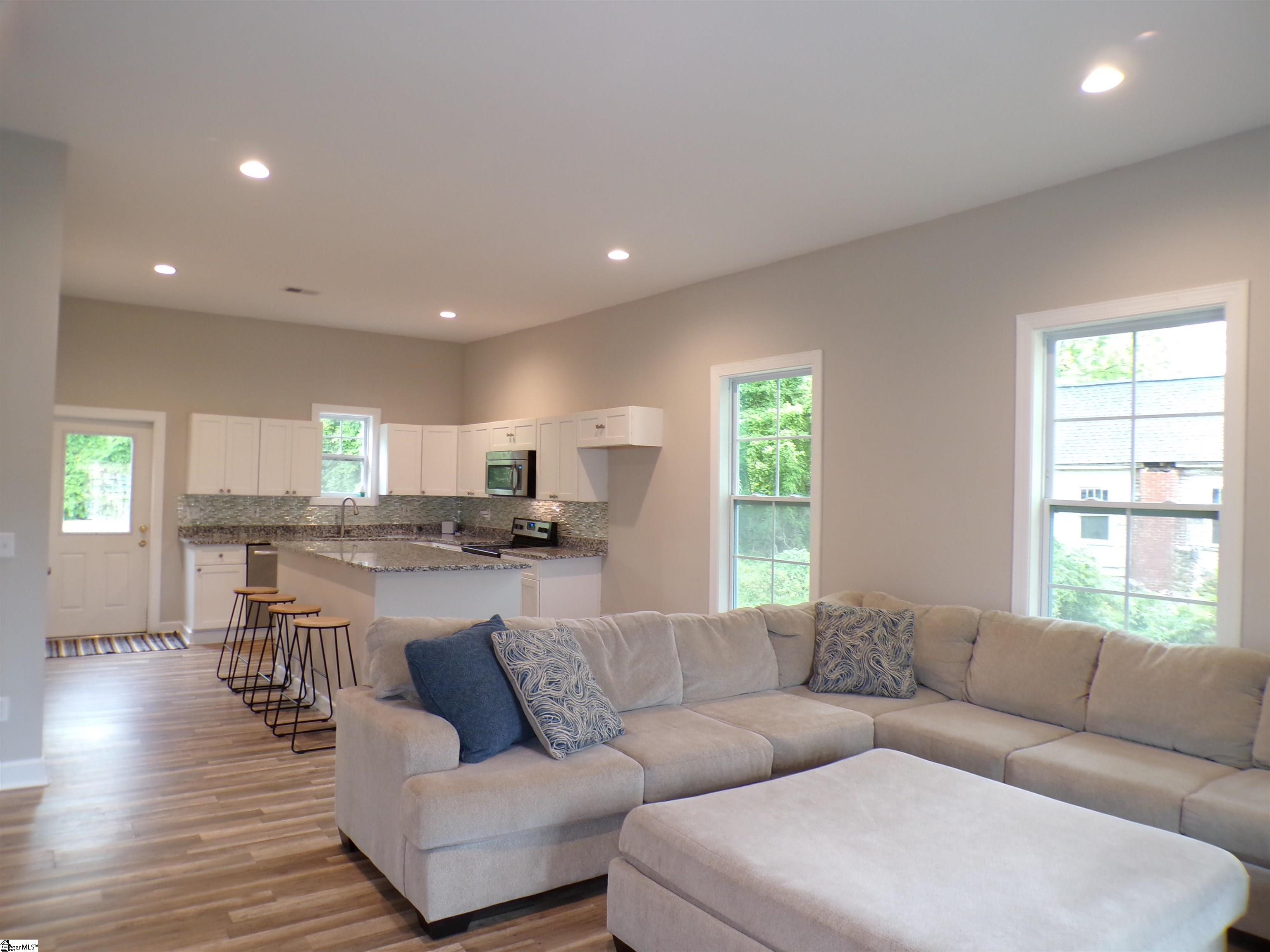 407 Green, Belton, South Carolina image 4