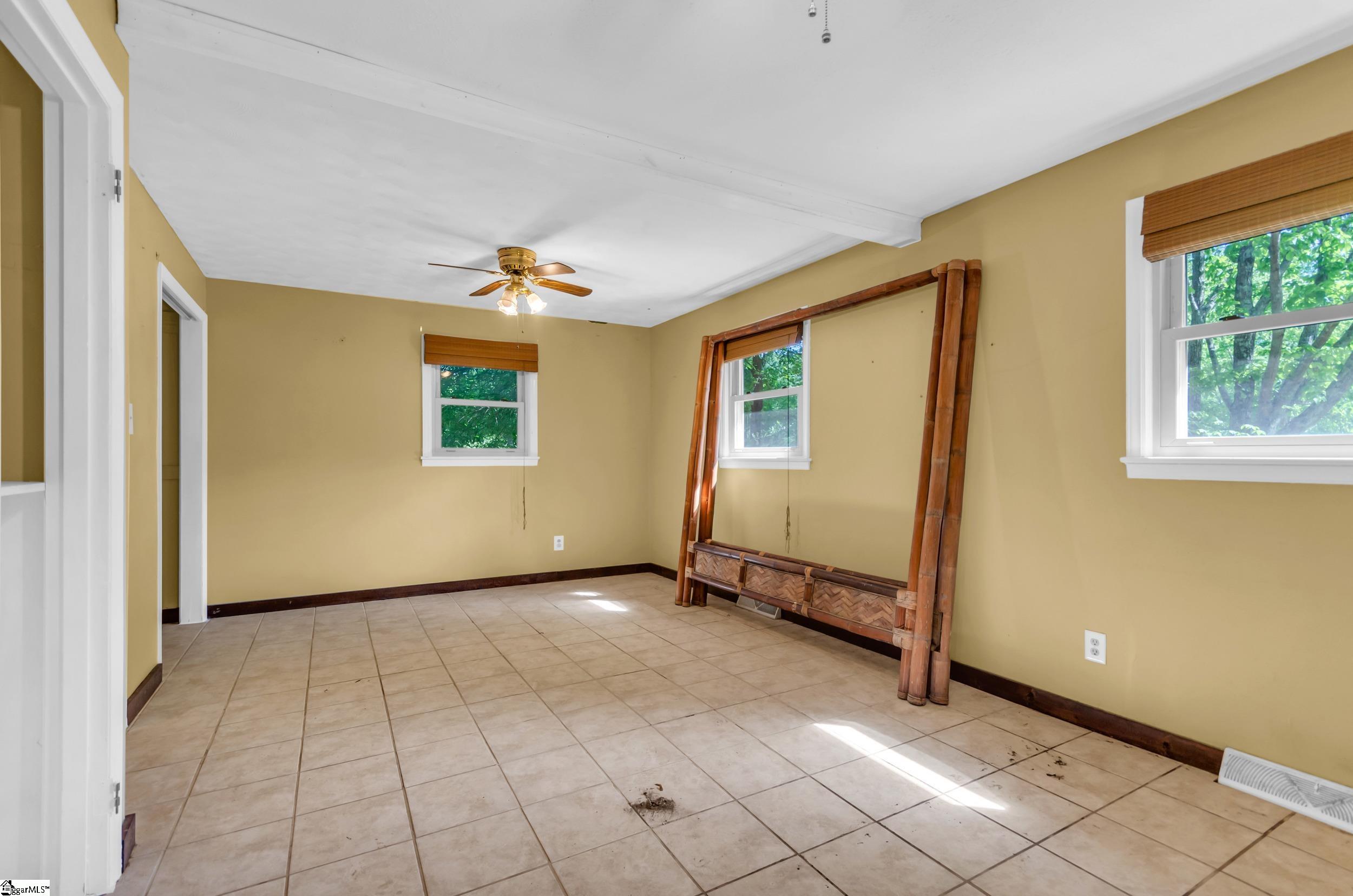 81 Julia, Columbus, North Carolina image 11