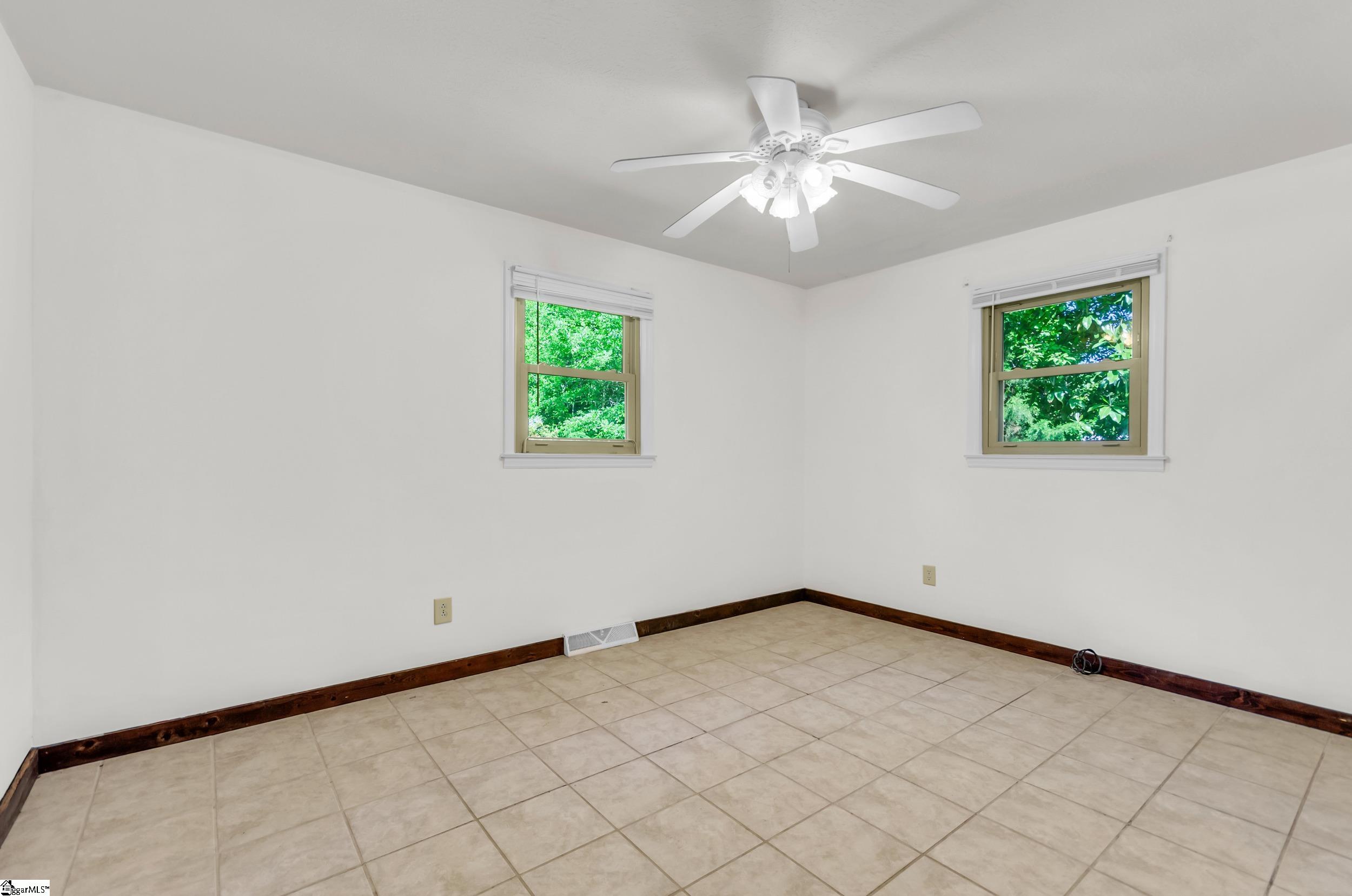 81 Julia, Columbus, North Carolina image 16