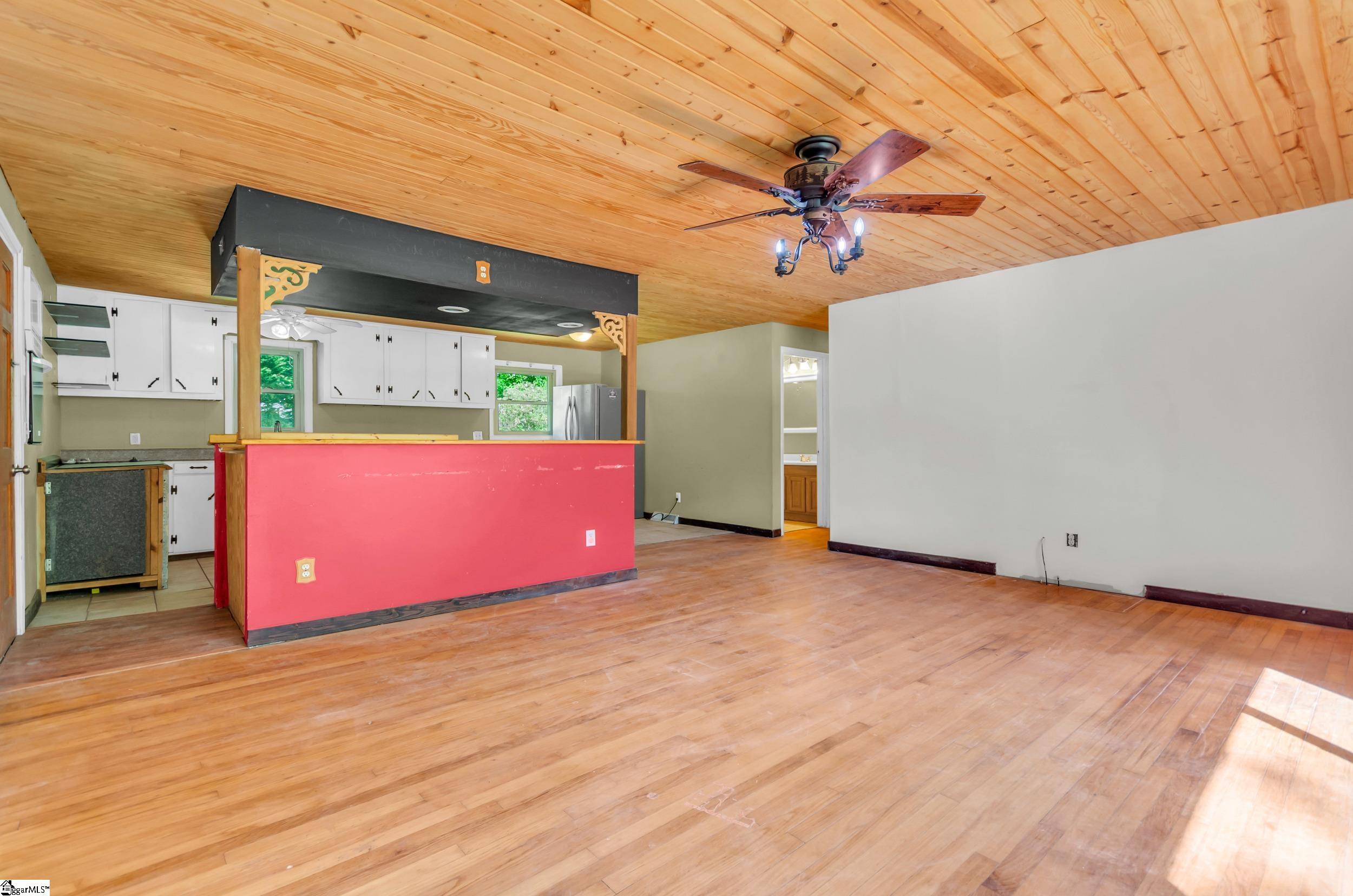 81 Julia, Columbus, North Carolina image 6