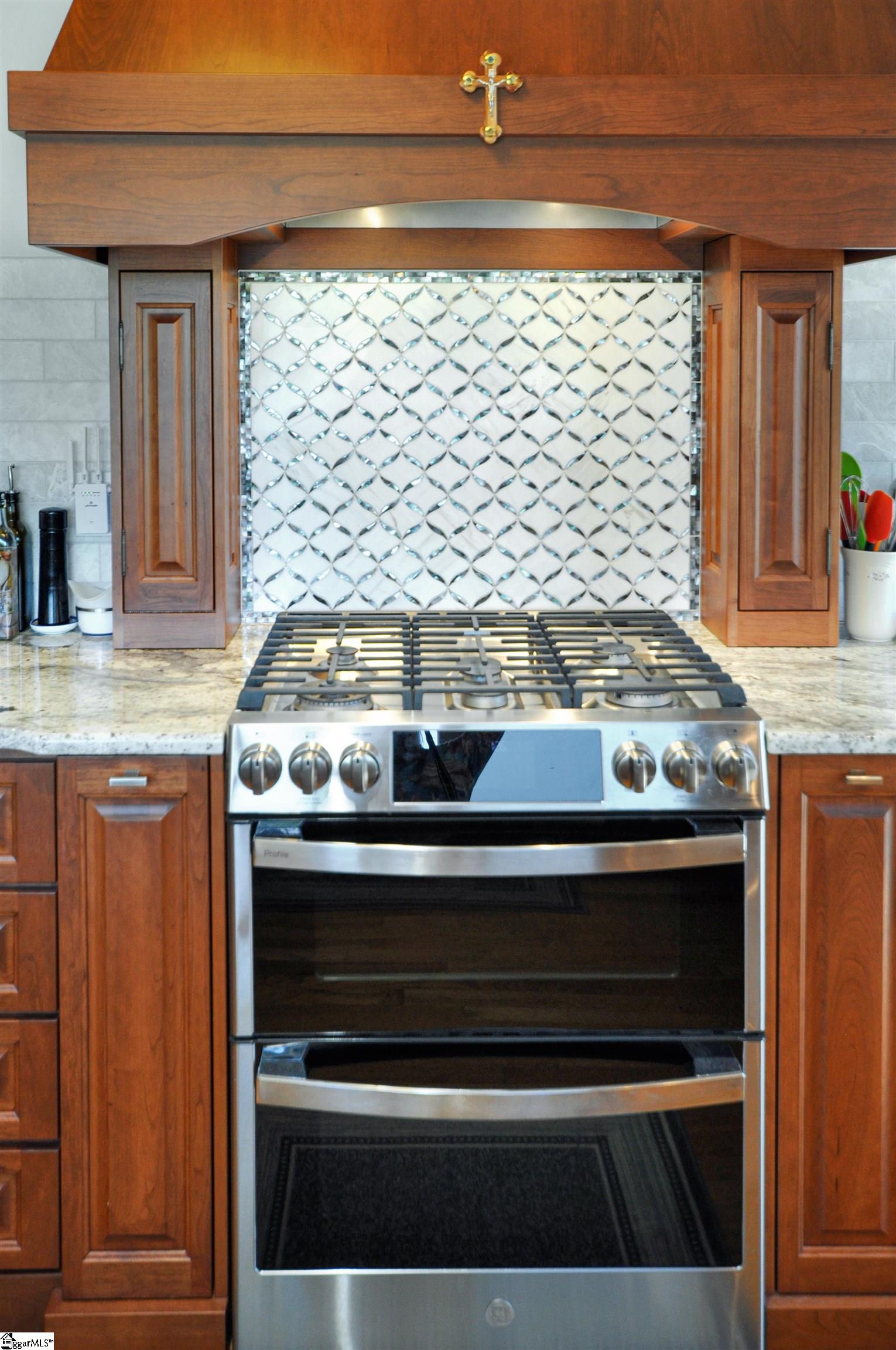 LOVE THE ABALONE ACCENT BACKSPLASH!
